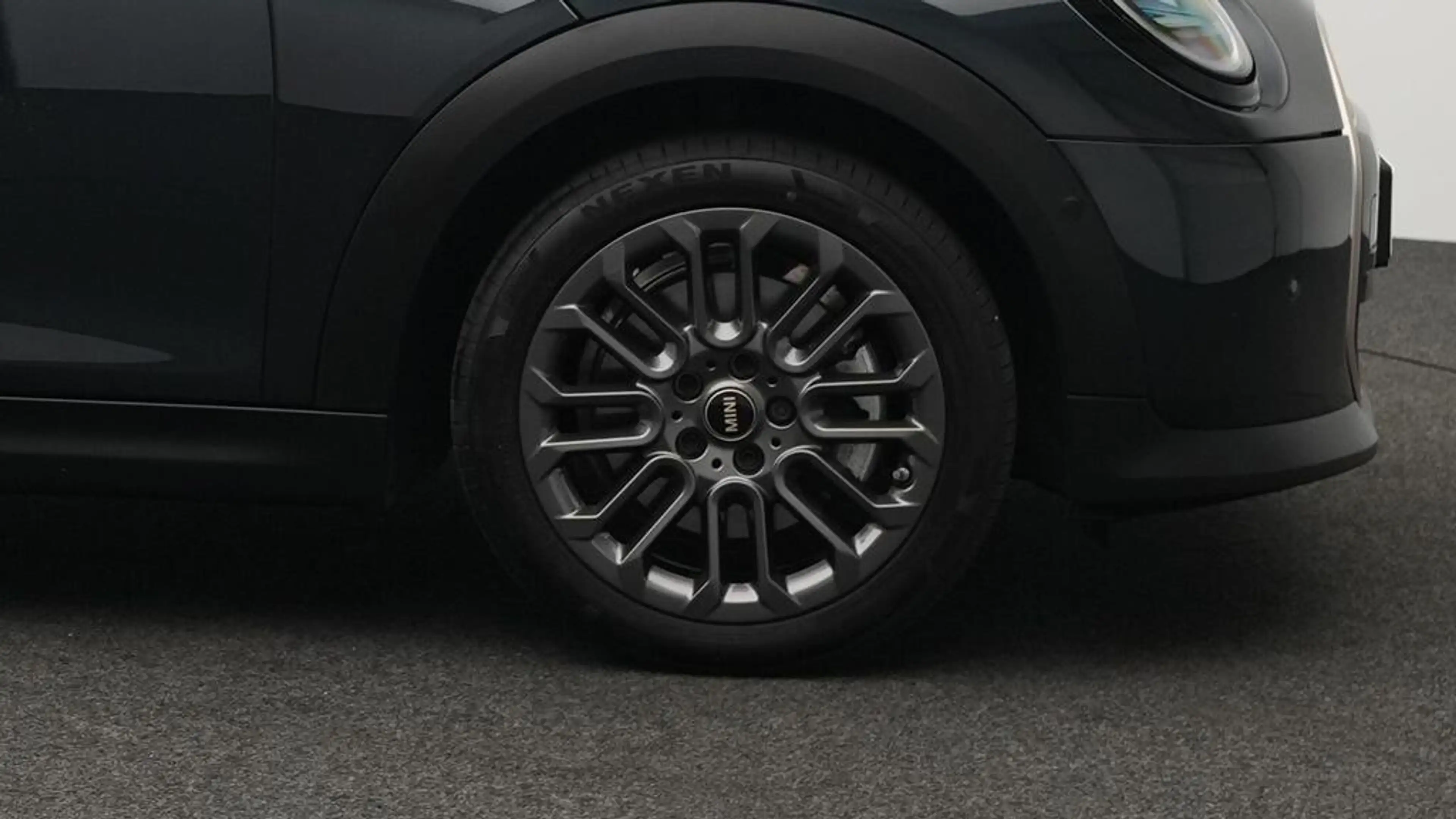 MINI Cooper C Favoured Trim — photo 13