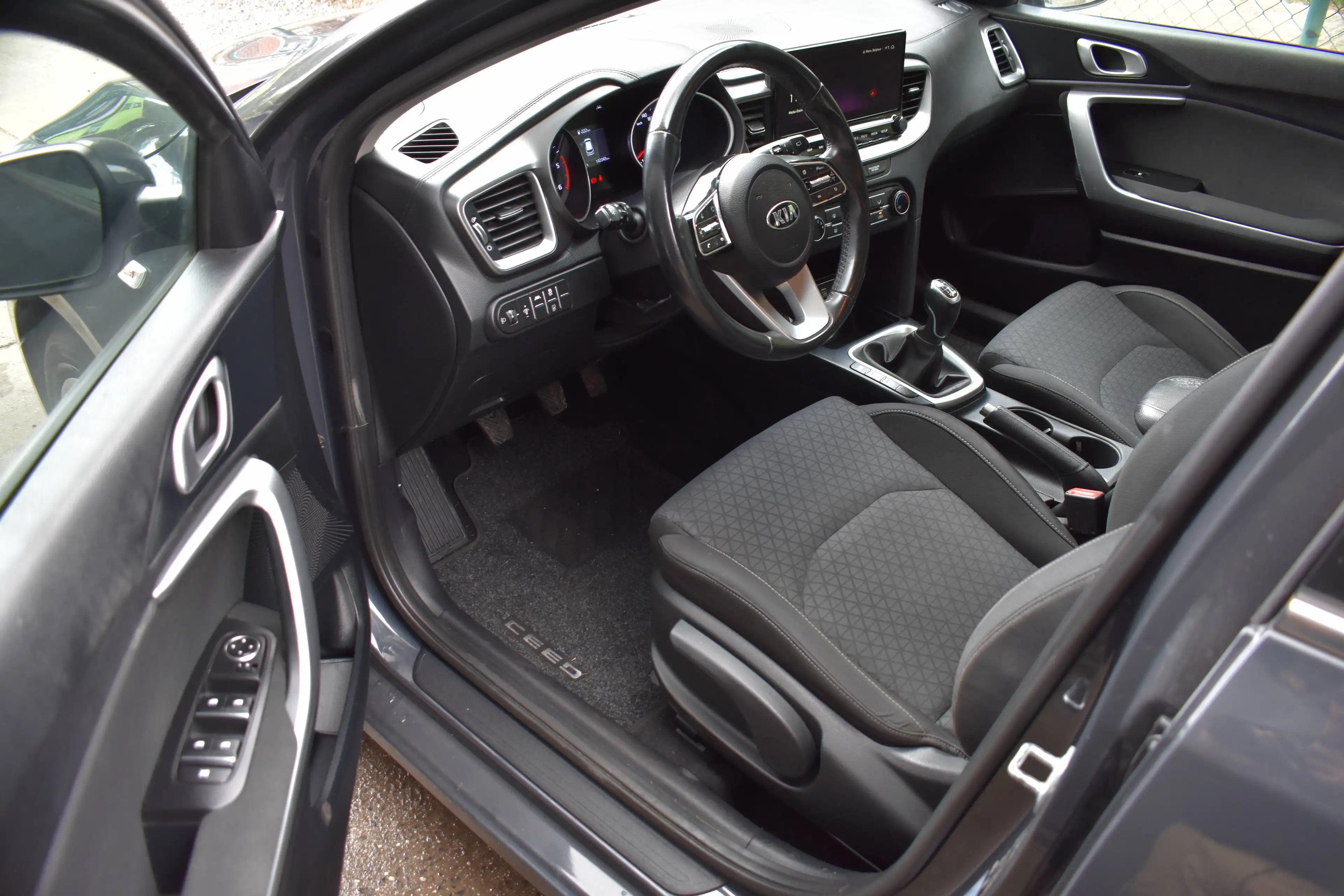Kia Ceed SW / cee'd SW Ceed 1.6 CRDi / HISTORIQUE COMPLET / GARANTIE — photo 13
