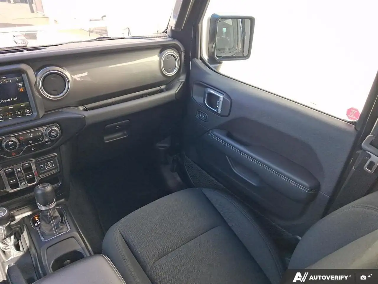 Jeep Wrangler снимка Jeep Wrangler