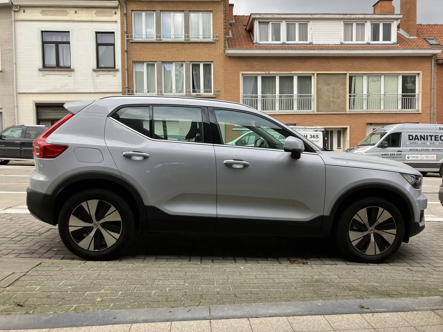 Volvo XC40 Recharge Inscription Expression T4 Plugin Hybrid Zilver - 1