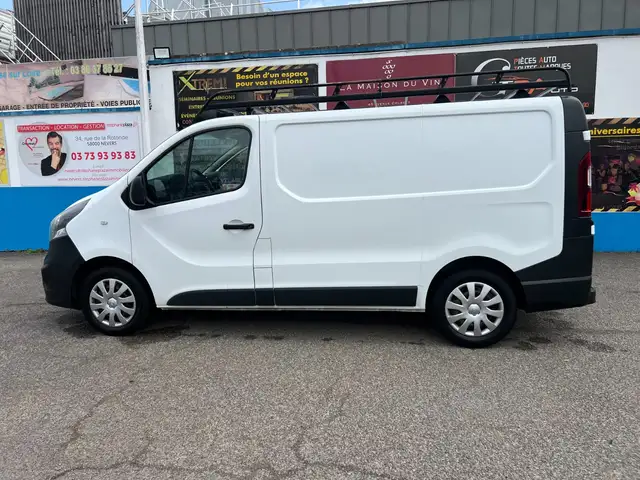 Opel Vivaro view 11