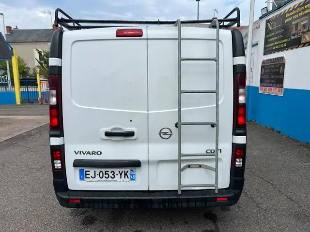 Opel Vivaro view 10