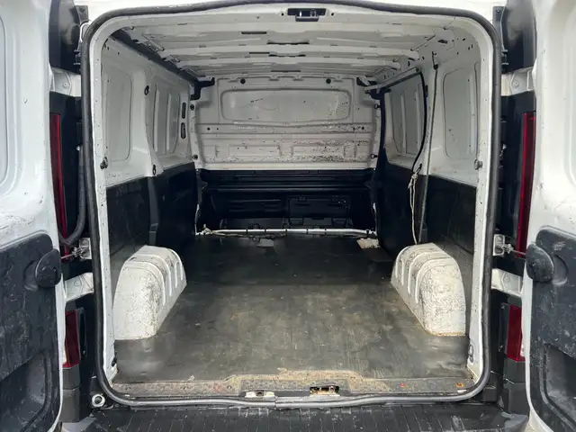 Opel Vivaro view 5