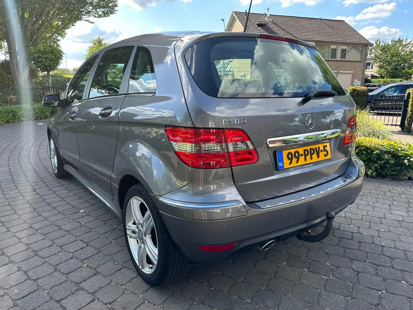 Mercedes-Benz B 180 Business Class, Org NL, 1e Eigenaar! Grijs - 2