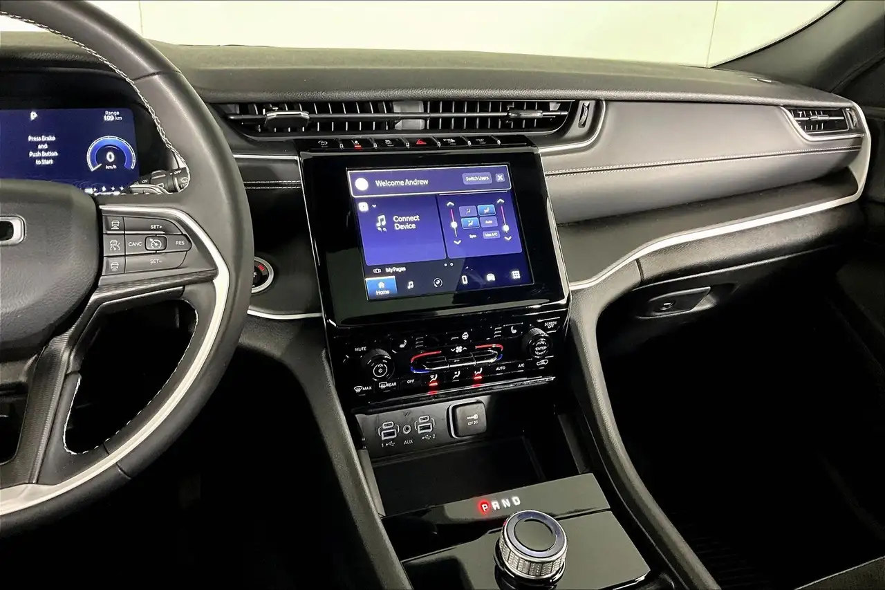 Jeep Grand Cherokee снимка Jeep Grand Cherokee
