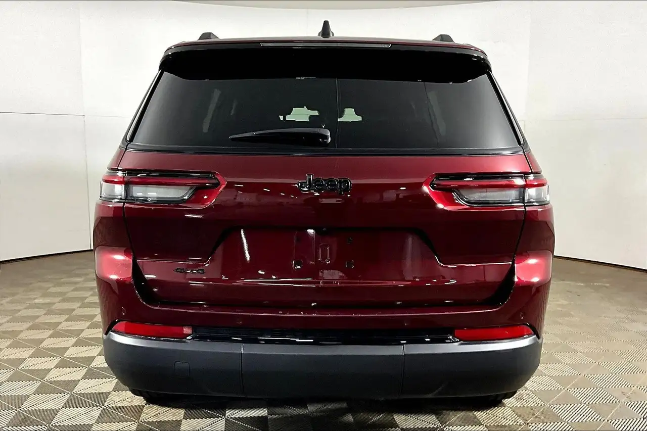 Jeep Grand Cherokee снимка Jeep Grand Cherokee