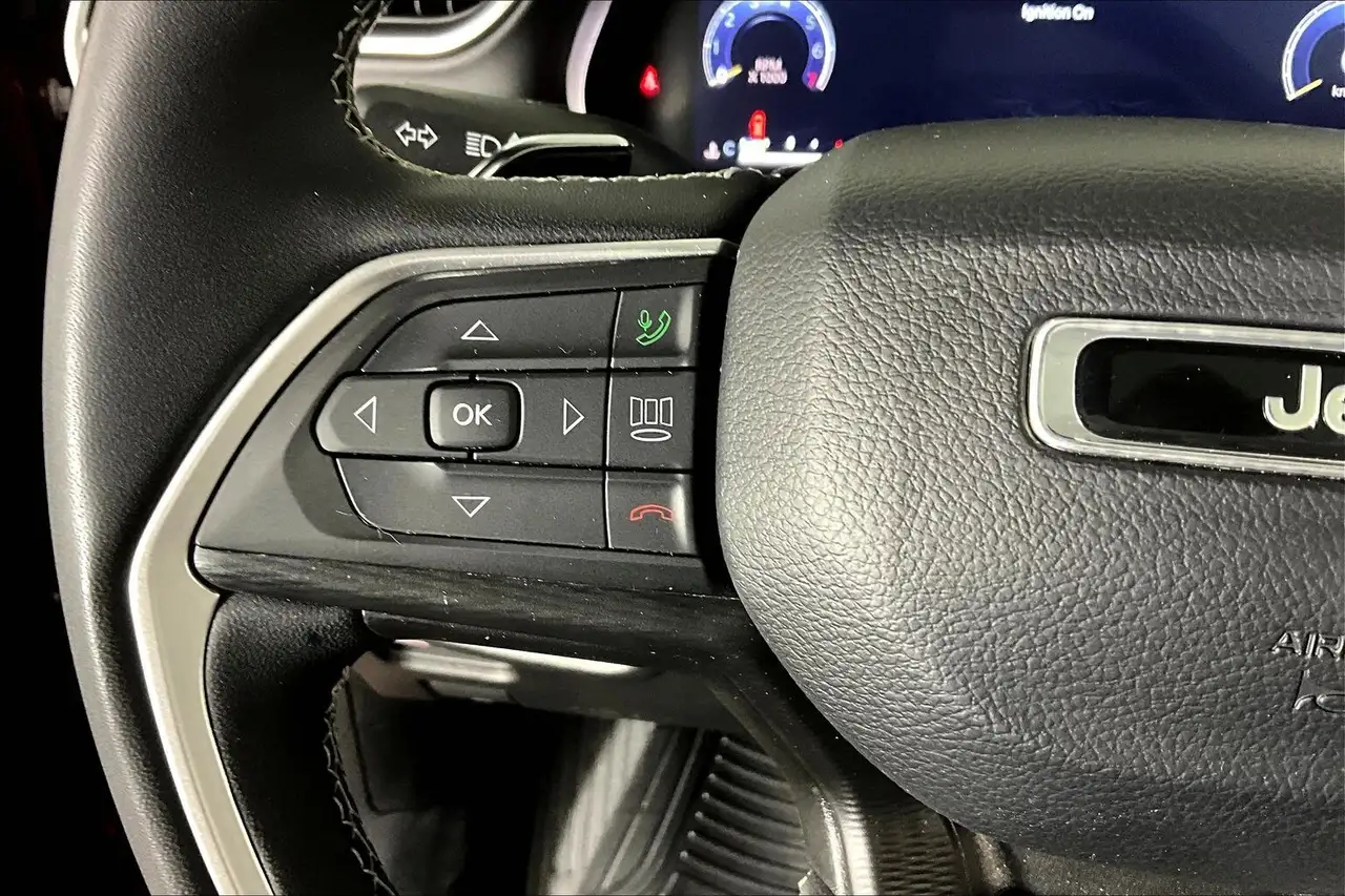 Jeep Grand Cherokee снимка Jeep Grand Cherokee