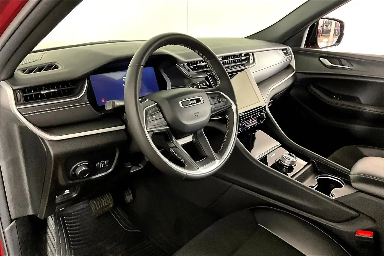 Jeep Grand Cherokee снимка Jeep Grand Cherokee