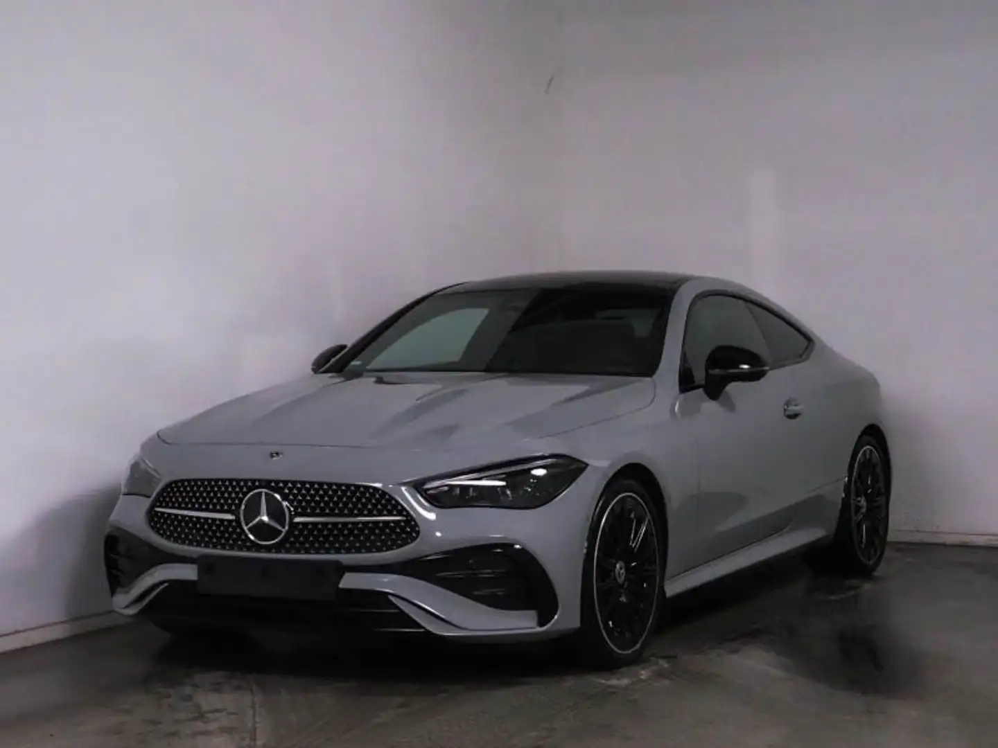 Mercedes-Benz CLE 300 AMG Premium 4M Night Pano 360° Burm 20" Gris - 1