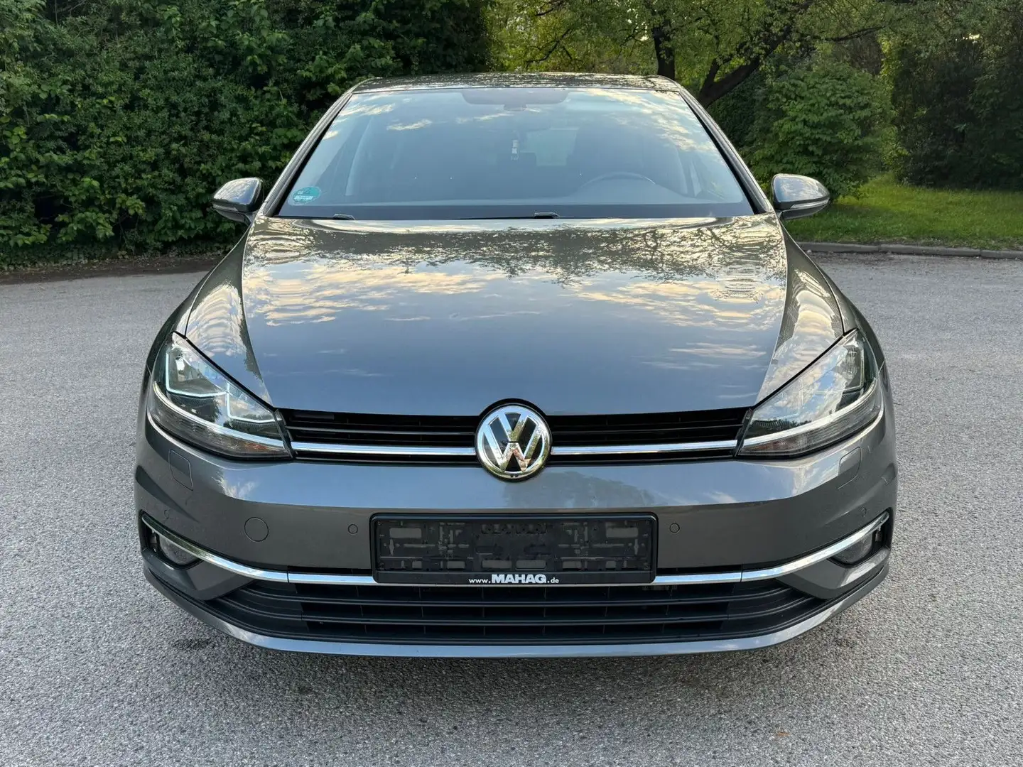 Volkswagen Golf 2.0 TDI DSG Sound Automatik Navi Touch Gris - 2
