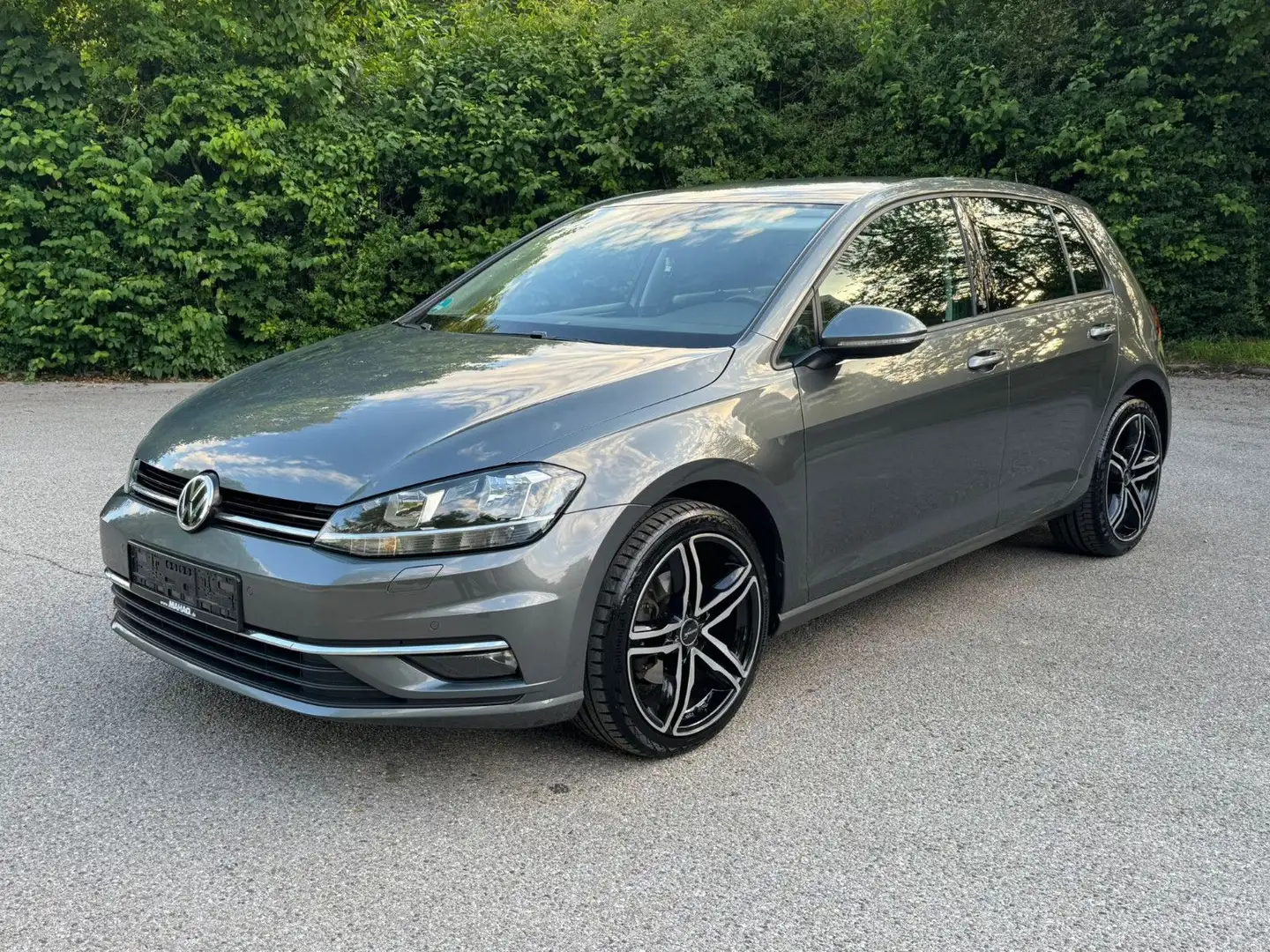 Volkswagen Golf 2.0 TDI DSG Sound Automatik Navi Touch Gris - 1