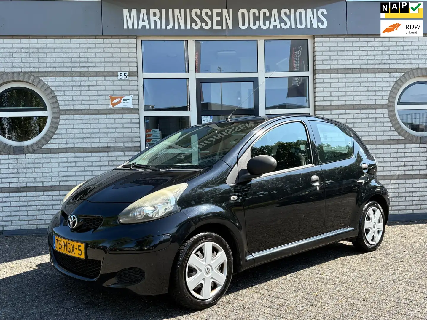 Toyota Aygo 1.0-12V Access |AIRCO, NAP| Zwart - 1