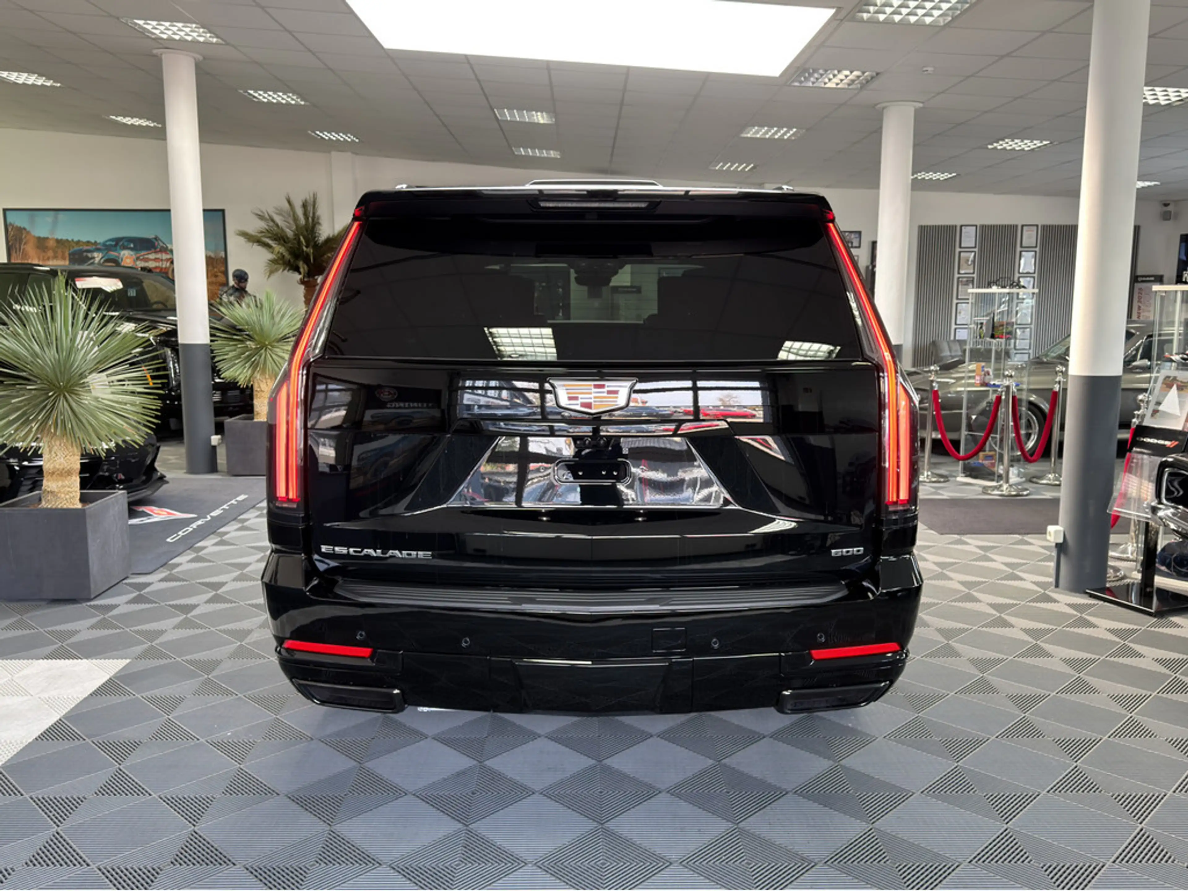 Cadillac Escalade Sport Platinum Black SUV 2026 22" AKG Voll — photo 7