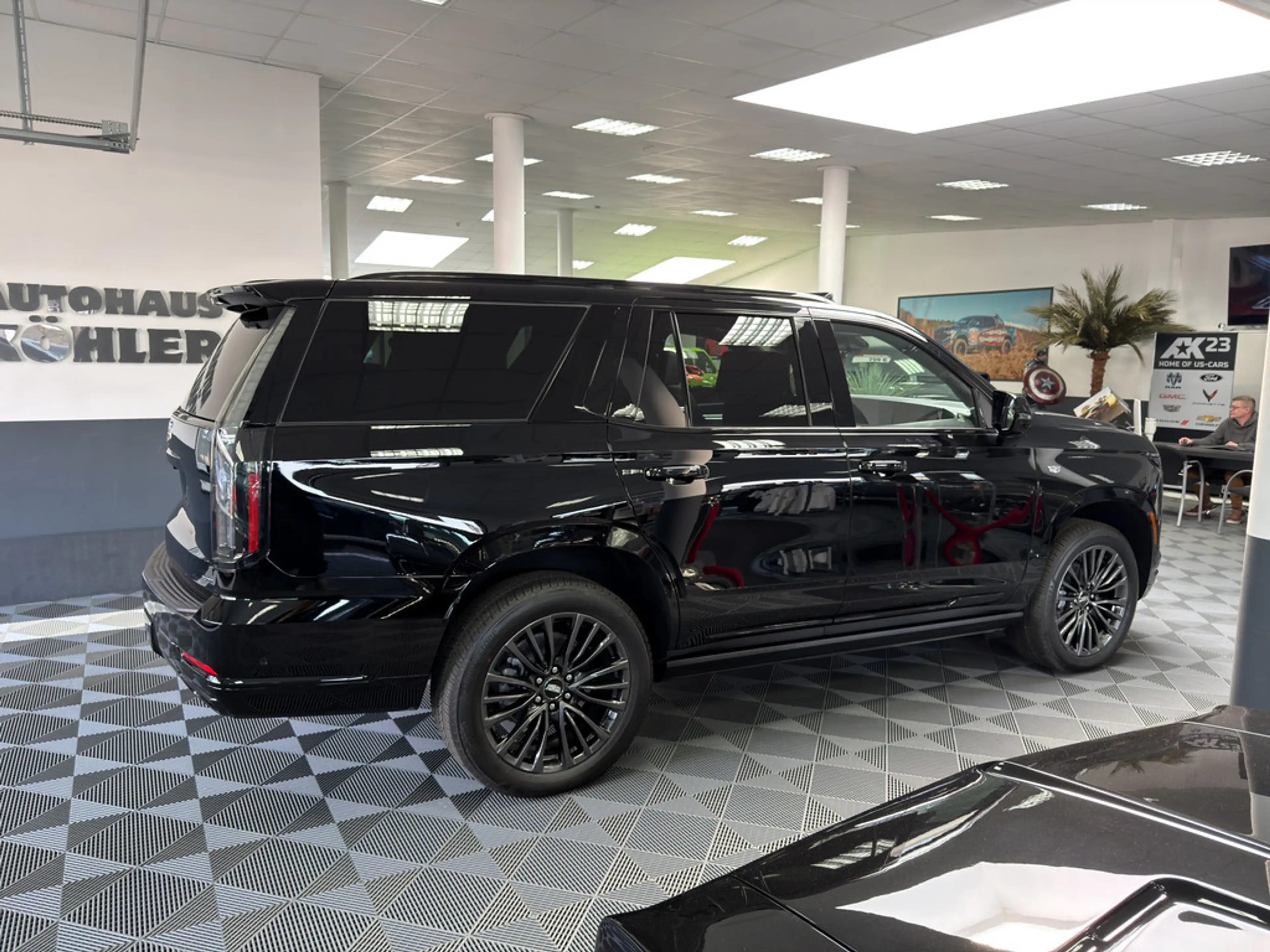 Cadillac Escalade Sport Platinum Black SUV 2026 22" AKG Voll — photo 42