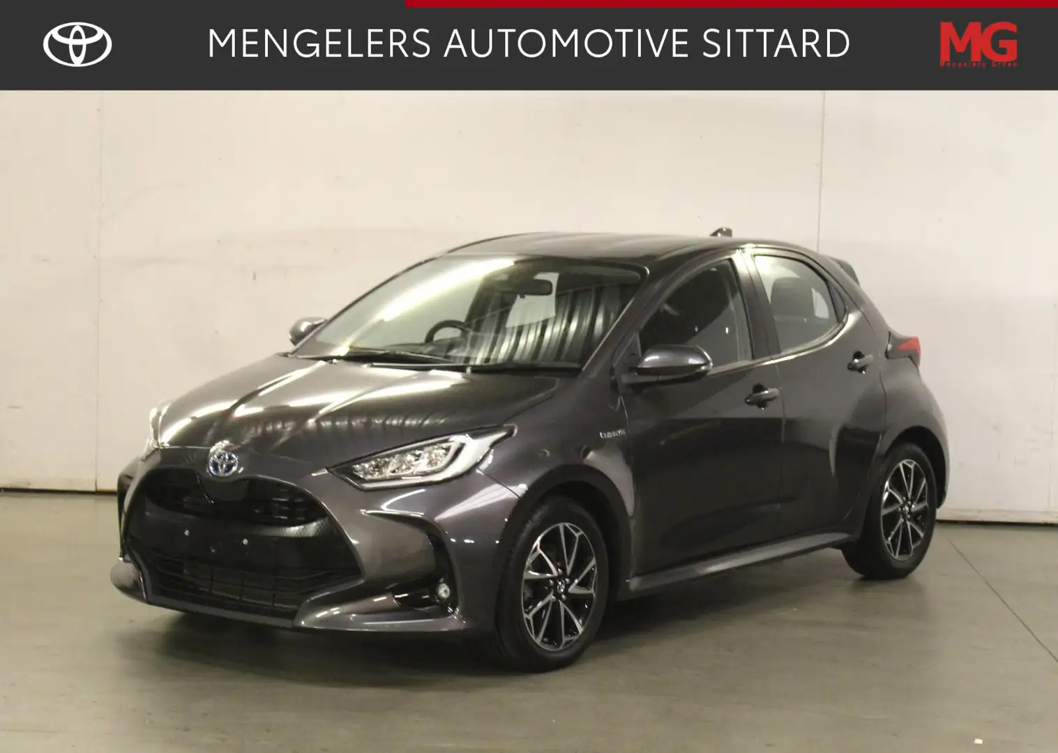 Toyota Yaris 1.5 Hybrid Dynamic Edtion Grijs - 1