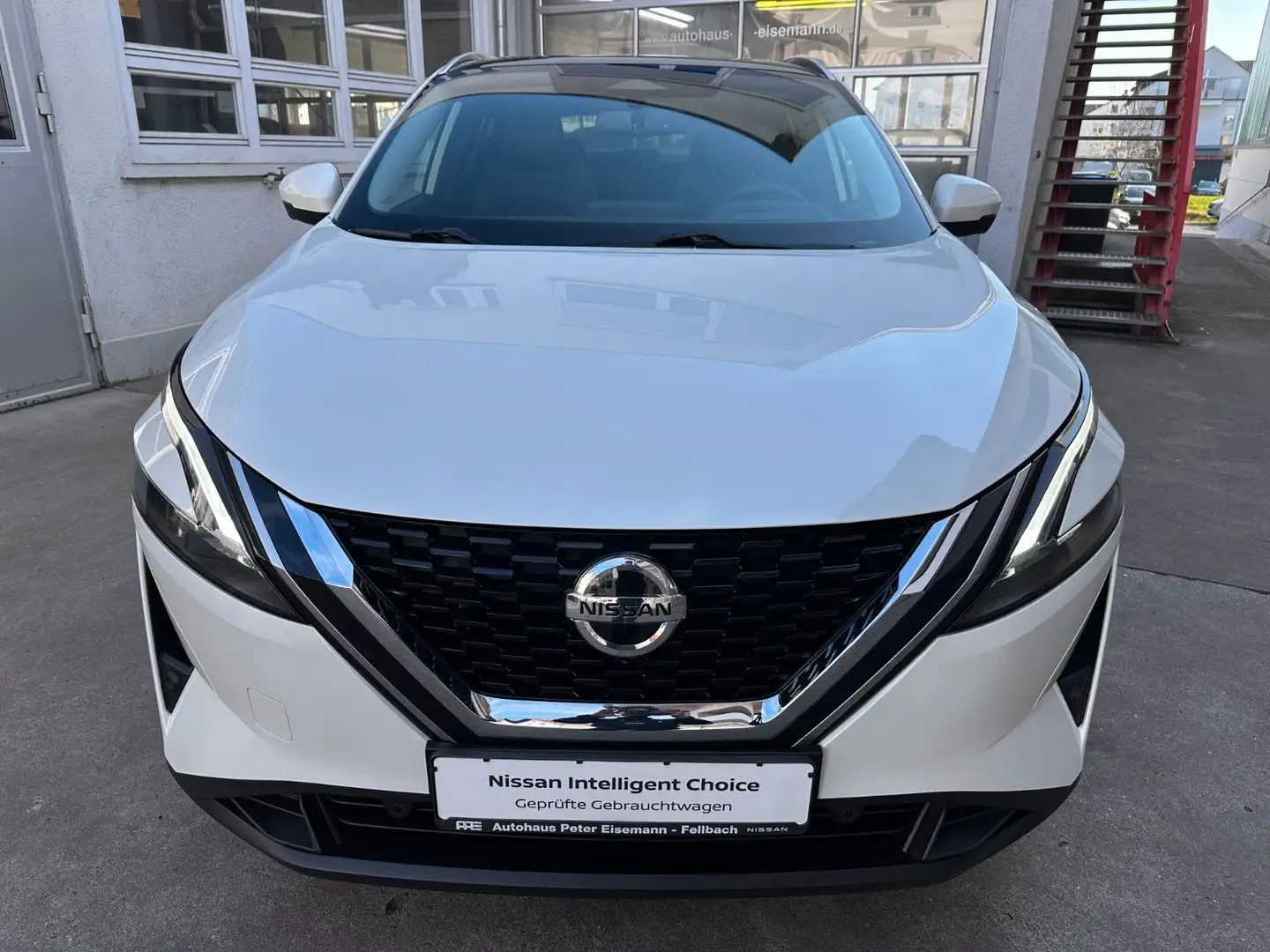 Nissan Qashqai 1.3 DIG-T MHEV PREMIERE EDITION Weiß - 2