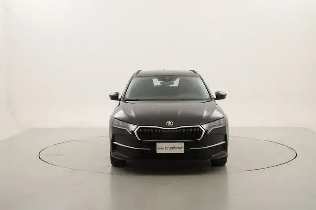 Skoda Octavia view 8