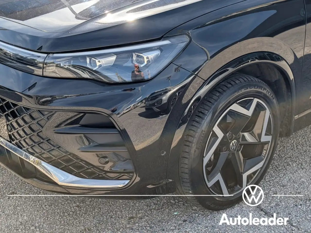 2024 Volkswagen Tiguan Tiguan 2.0 TDI 150 CV SCR DSG R-Line, photograph 2
