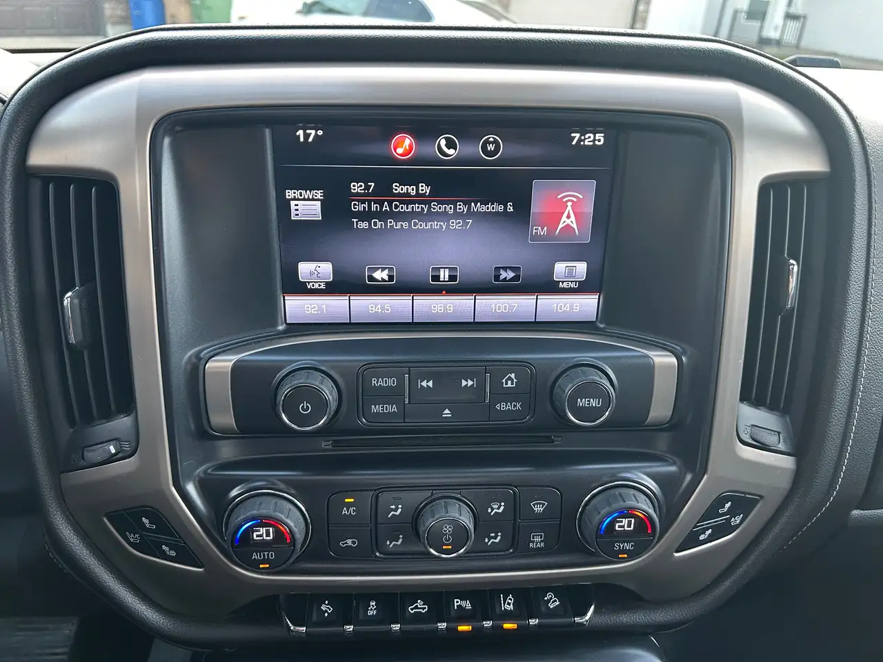 GMC Sierra 1500 снимка GMC Sierra 1500