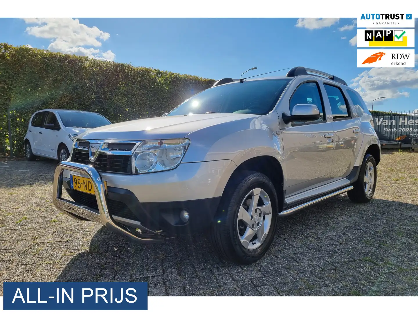 Dacia Duster 1.6 Lauréate 2wd ✅NIEUWE APK ✅GARANTIE ✅TREKHAAK Gris - 1