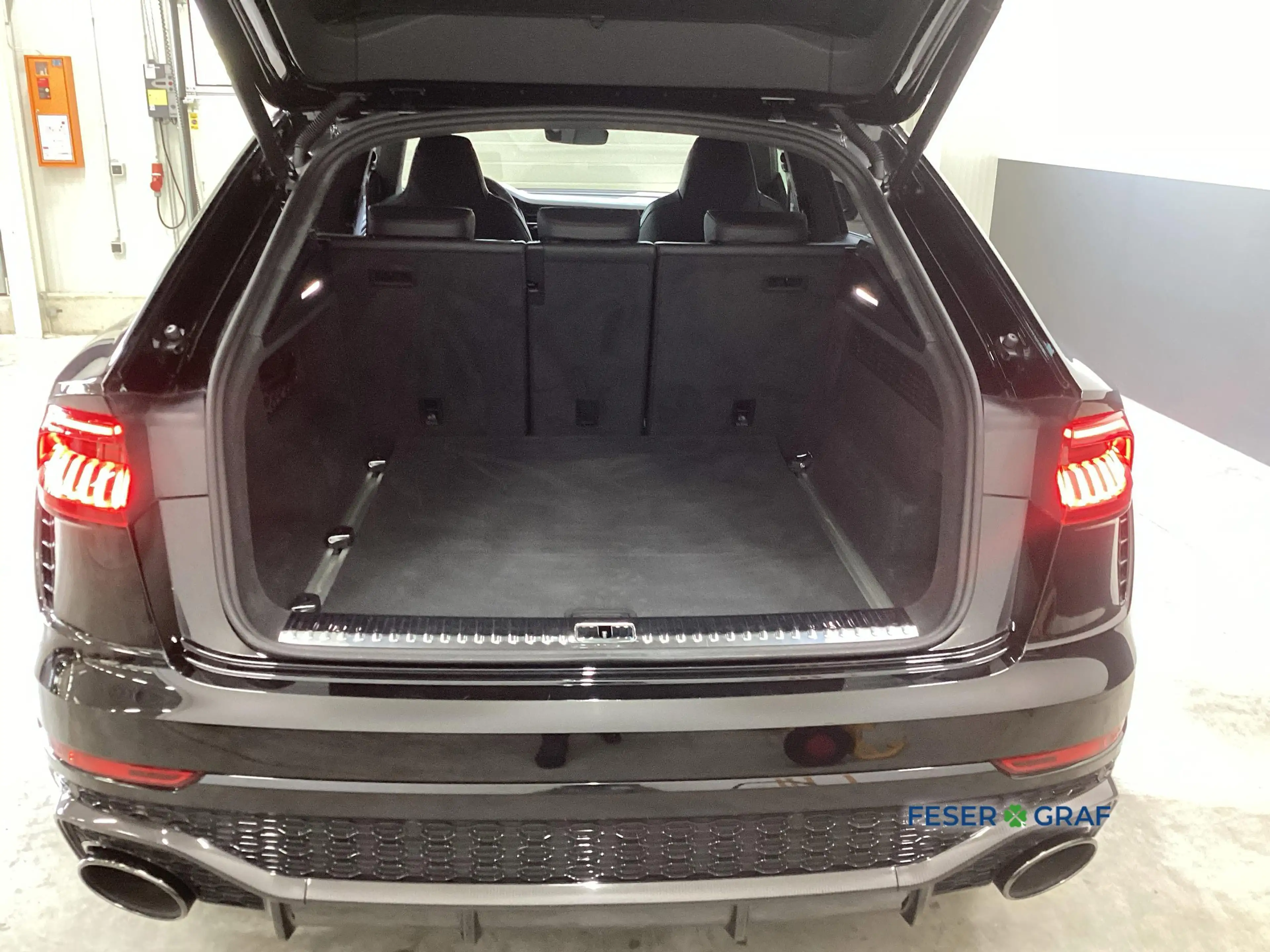 Audi RS Q8 Keramik Pano Stdhz. Matrix 360° HUD Carbon — photo 10