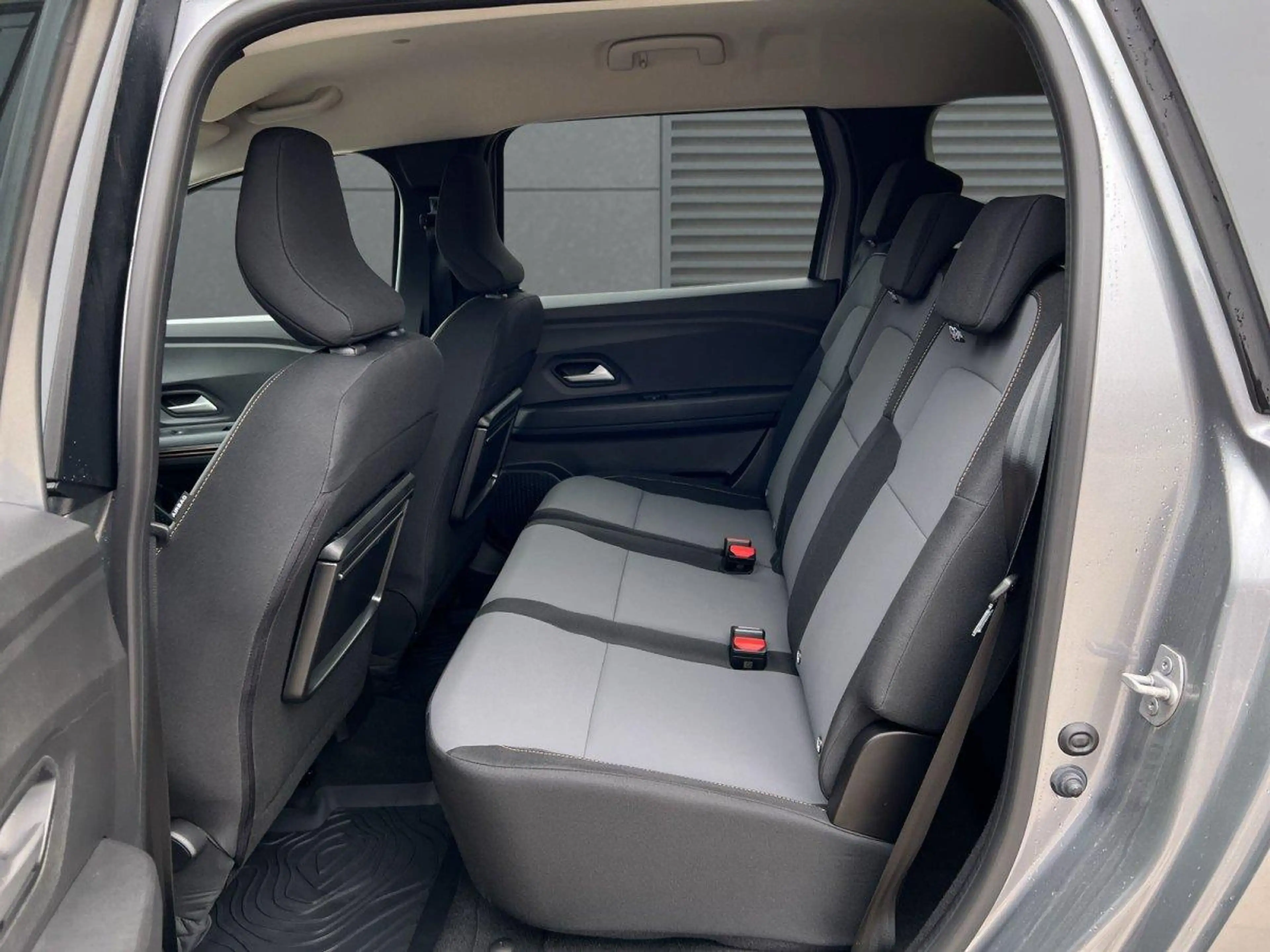 Dacia Jogger Extreme 5S SHZ+PDC+RFK+Navi Full-Hybrid 140 104... — photo 6