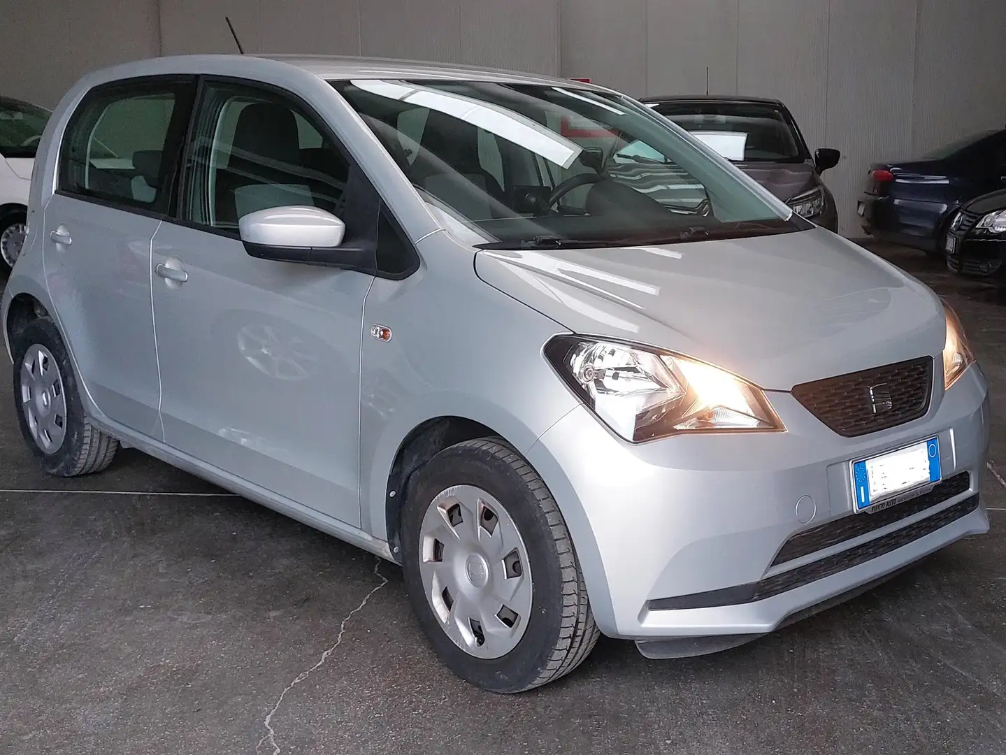 SEAT Mii 5p 1.0 Ecofuel Style 68cv BELLISSIMA Argento - 2