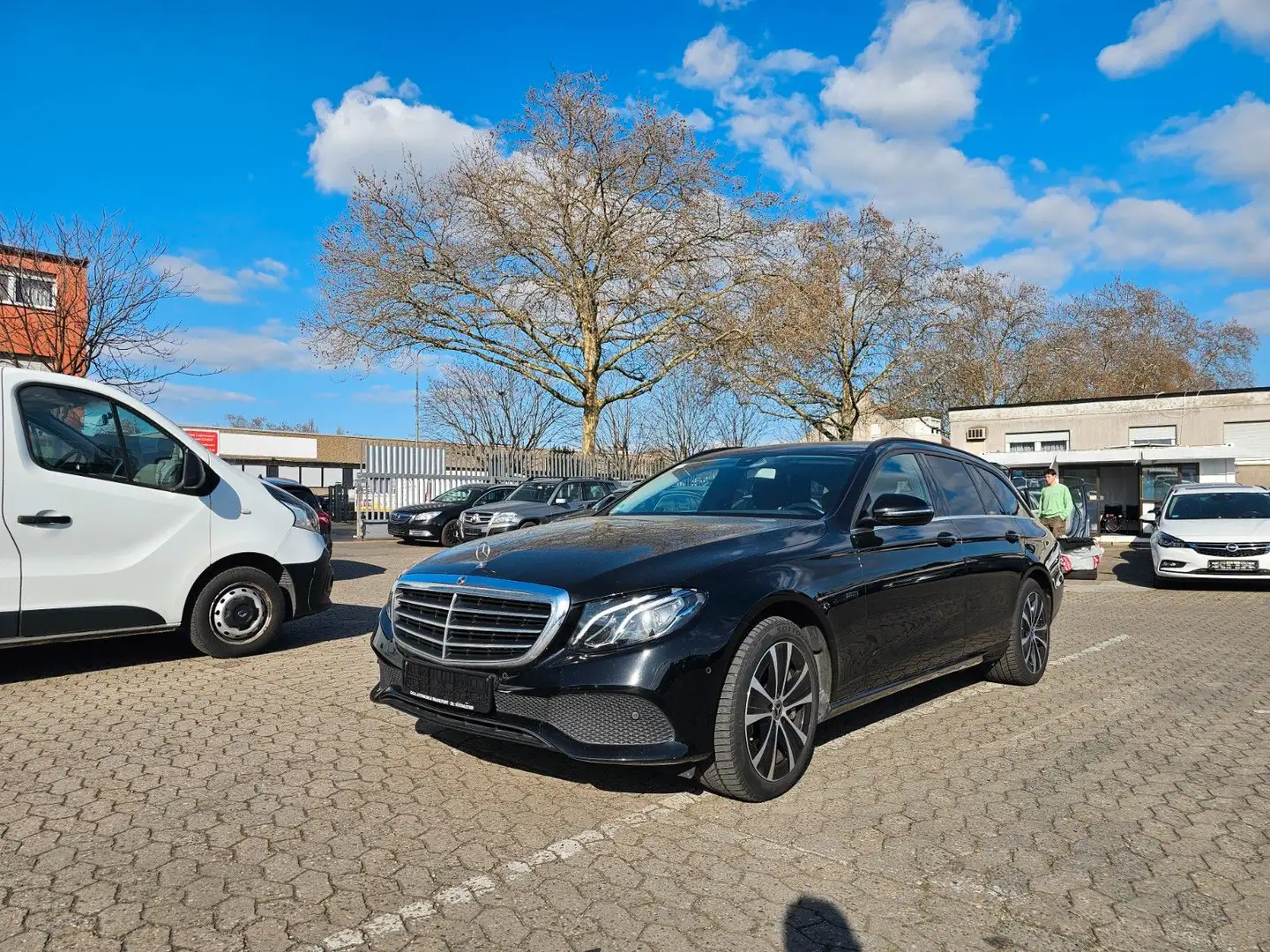 Mercedes-Benz E 300 de 9G*AHK*Kamera*TMP*SHZ*Tüv Neu*MWST. Zwart - 1