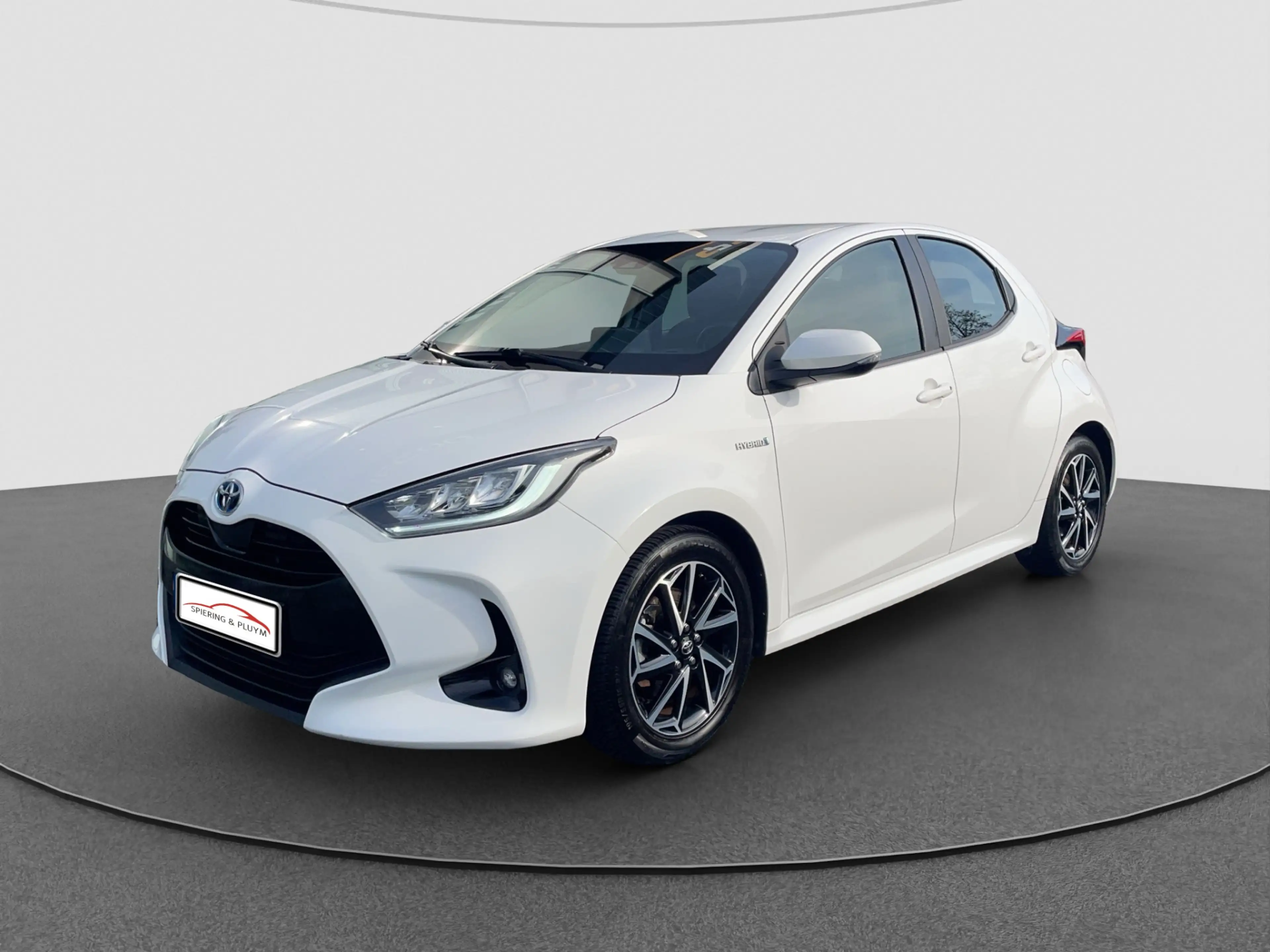 Toyota Yaris 1.5 Hybrid First Edition Keyless start | LMV | Nav — photo 10