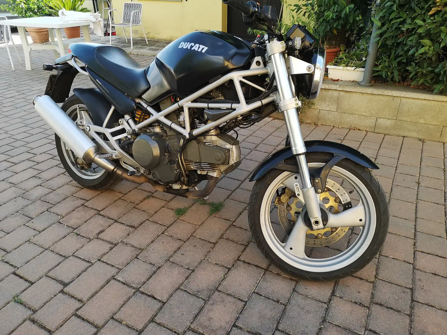 Ducati Monster 600 DARK CARBURATORI Fekete - 2