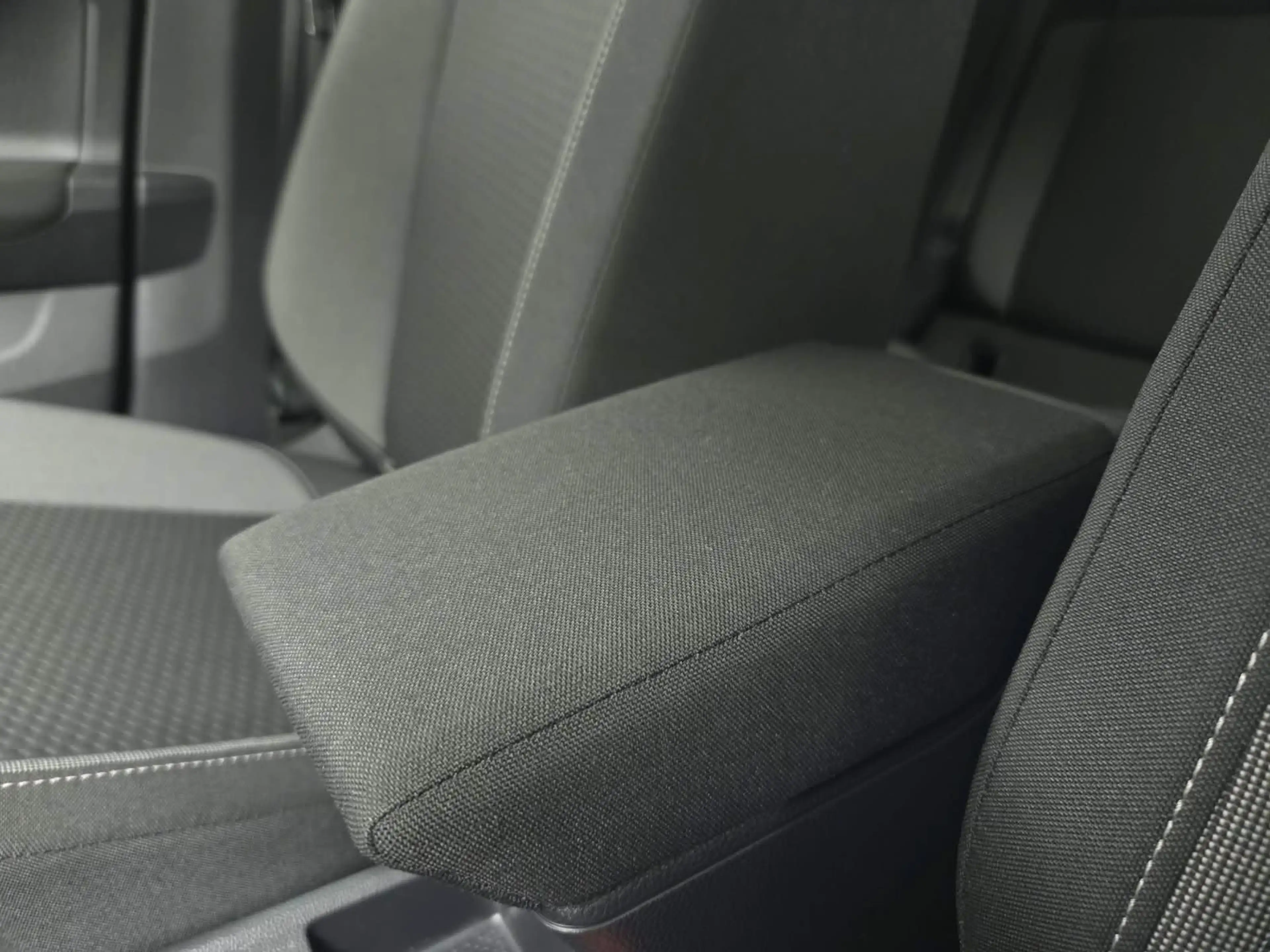 Volkswagen Taigo 1.0 TSI DSG Life *R2D*DAB*Kamera*ACC* — photo 33