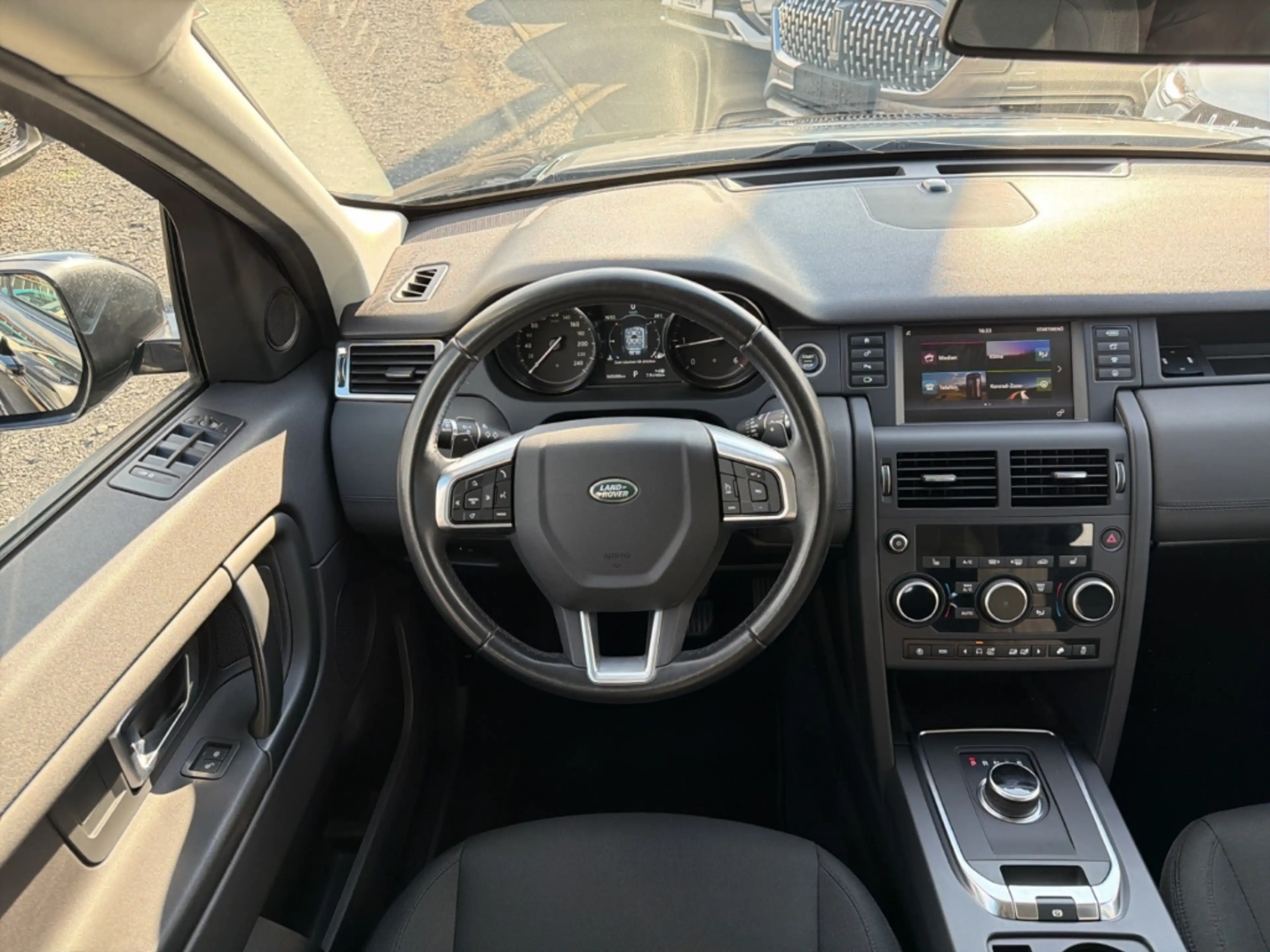 Land Rover Discovery Sport Pure AWD 2.0 D150 AHK Navi LED Kamera — photo 10