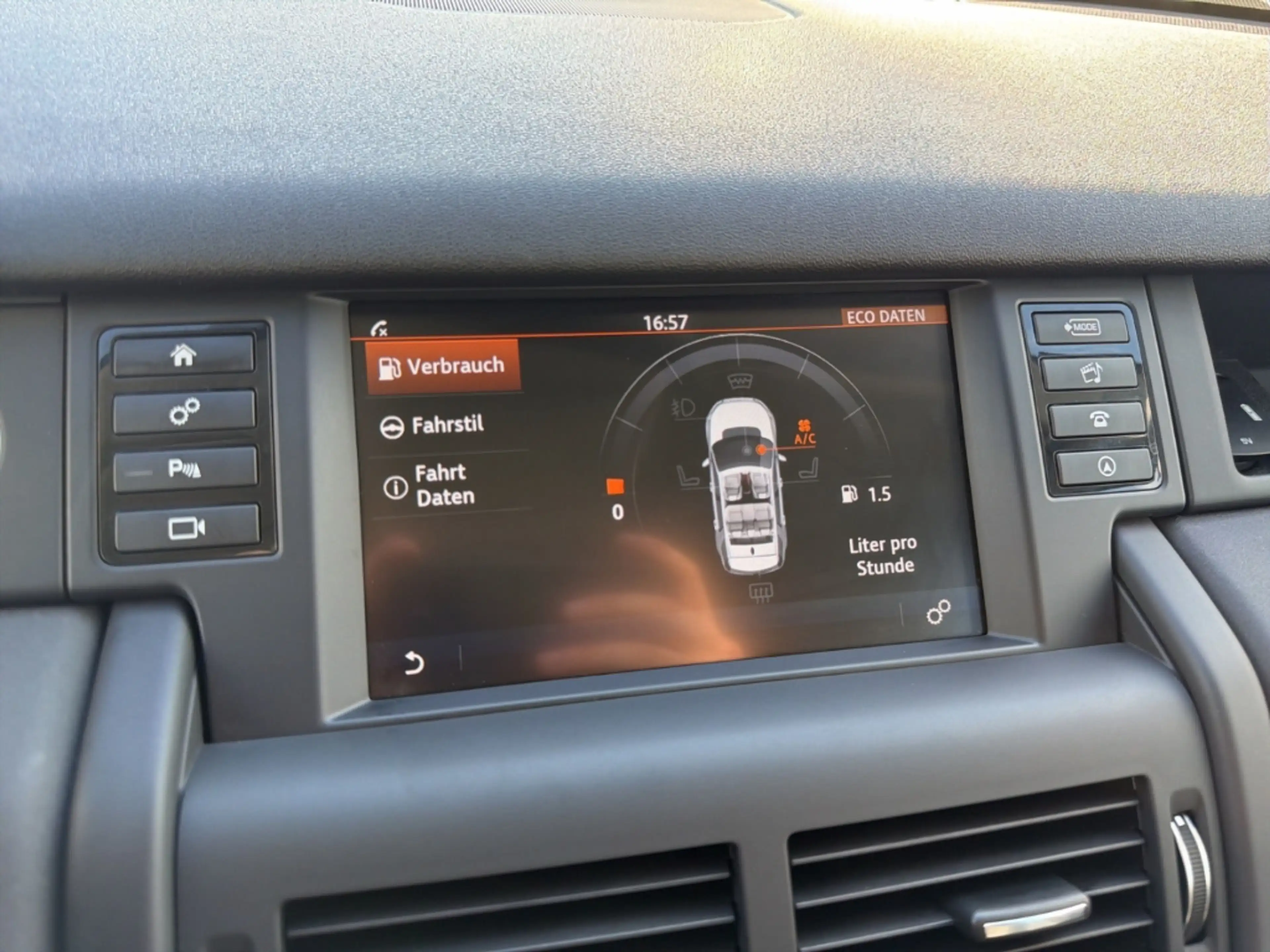 Land Rover Discovery Sport Pure AWD 2.0 D150 AHK Navi LED Kamera — photo 18