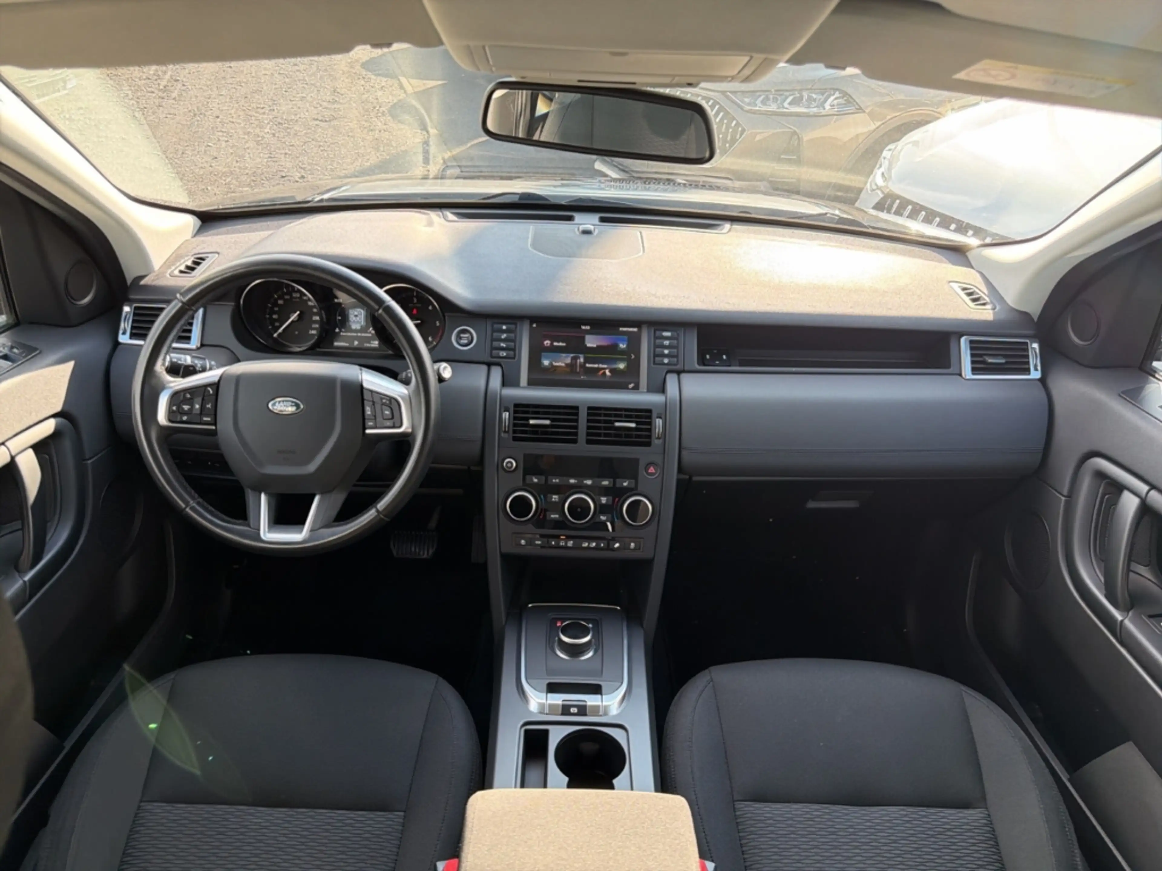 Land Rover Discovery Sport Pure AWD 2.0 D150 AHK Navi LED Kamera — photo 9