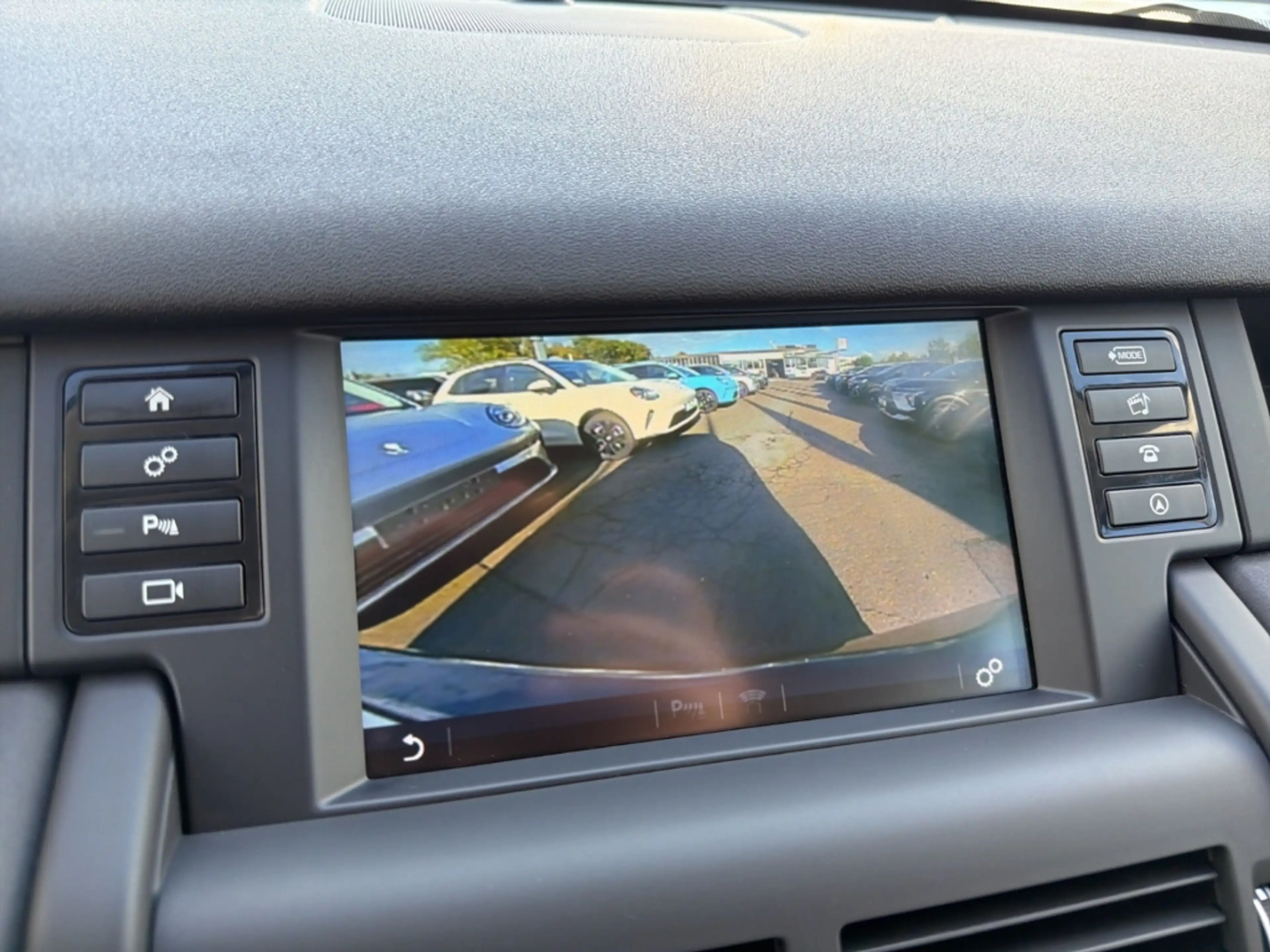 Land Rover Discovery Sport Pure AWD 2.0 D150 AHK Navi LED Kamera — photo 16