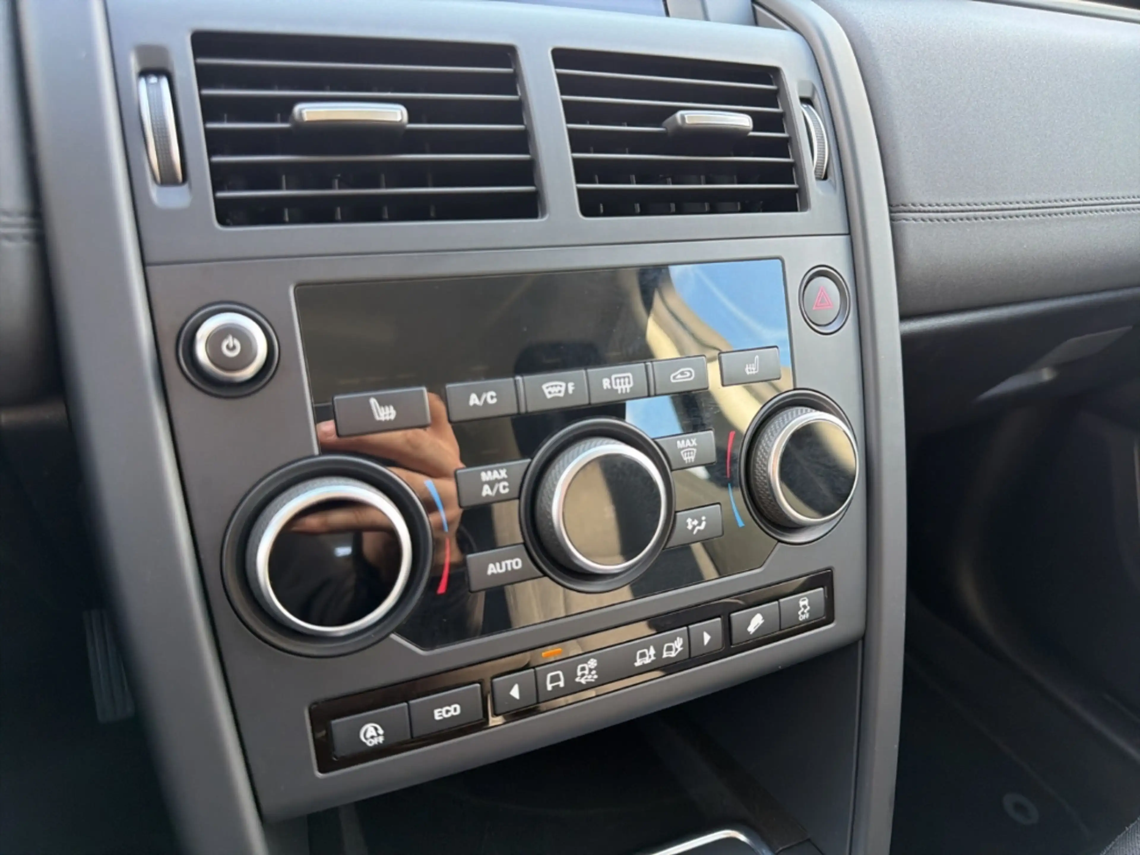 Land Rover Discovery Sport Pure AWD 2.0 D150 AHK Navi LED Kamera — photo 20