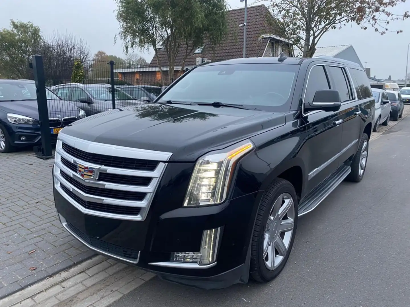 Cadillac Escalade ESV 6.2 V8 Luxury 2017 DUITS KENTEKEN Zwart - 1