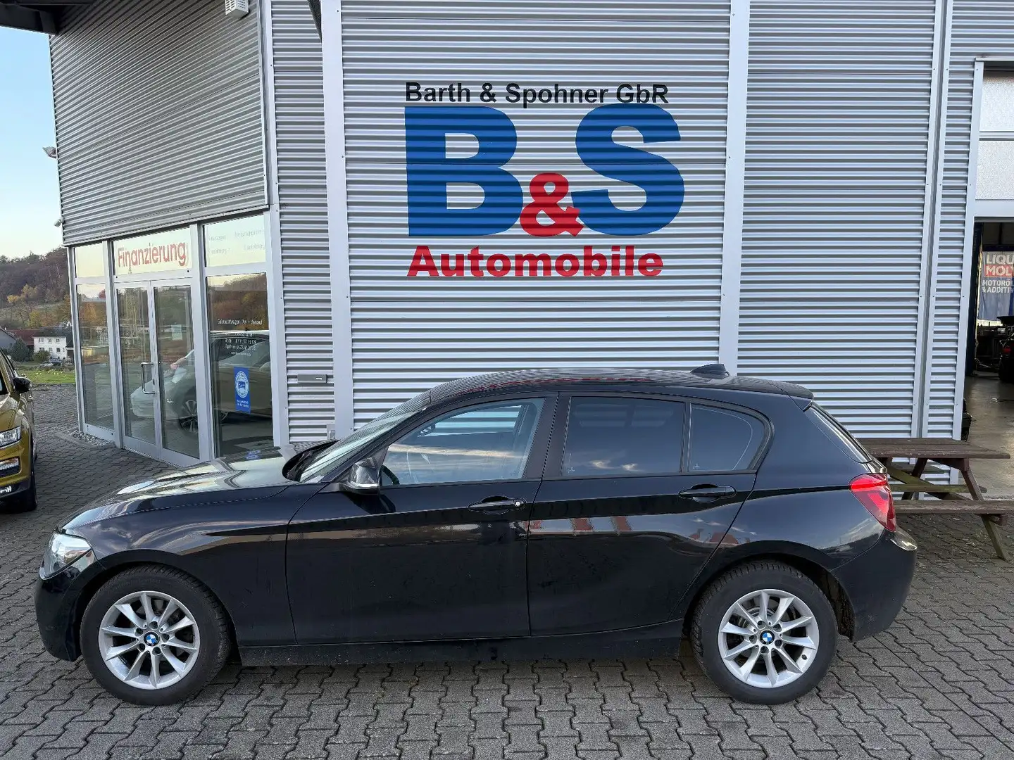 BMW 114 1 Limousine 5-trg. 114 i MKL BRENNT Schwarz - 2