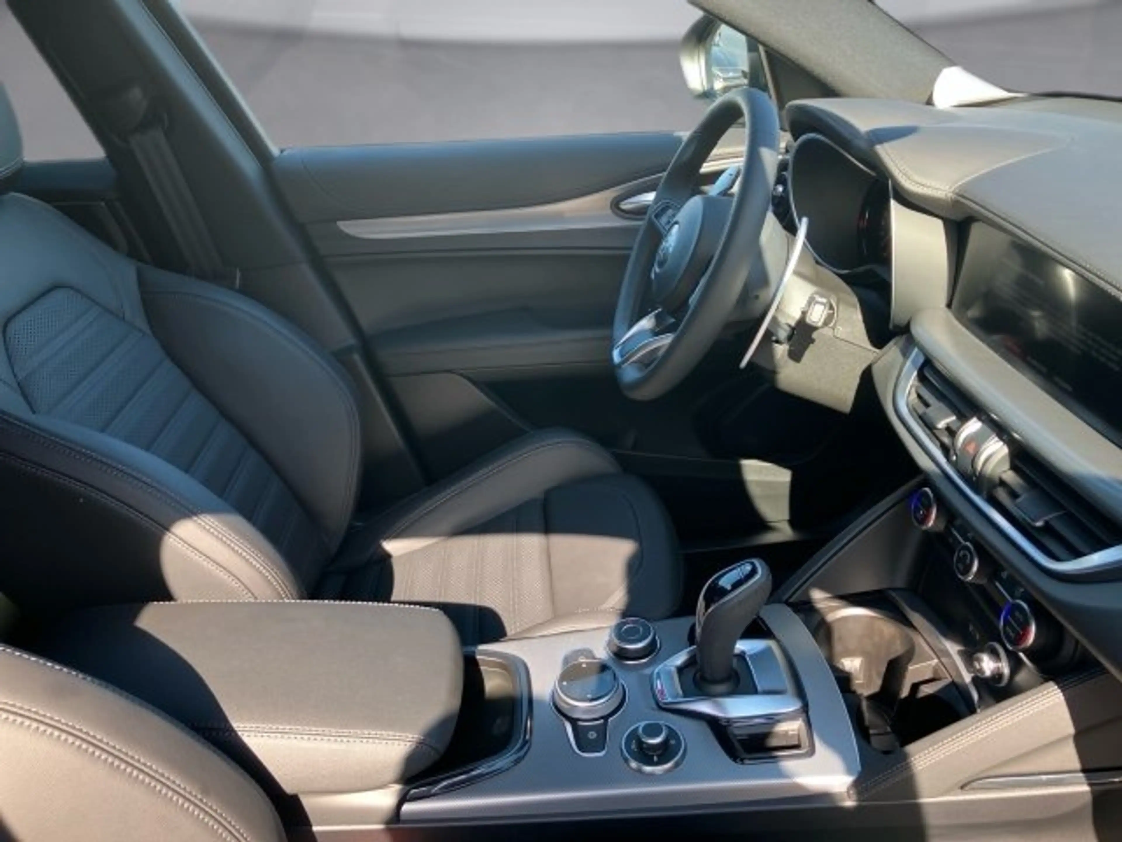 Alfa Romeo Stelvio Veloce 2.2 Jtdm 210PS Aut Awd — photo 11