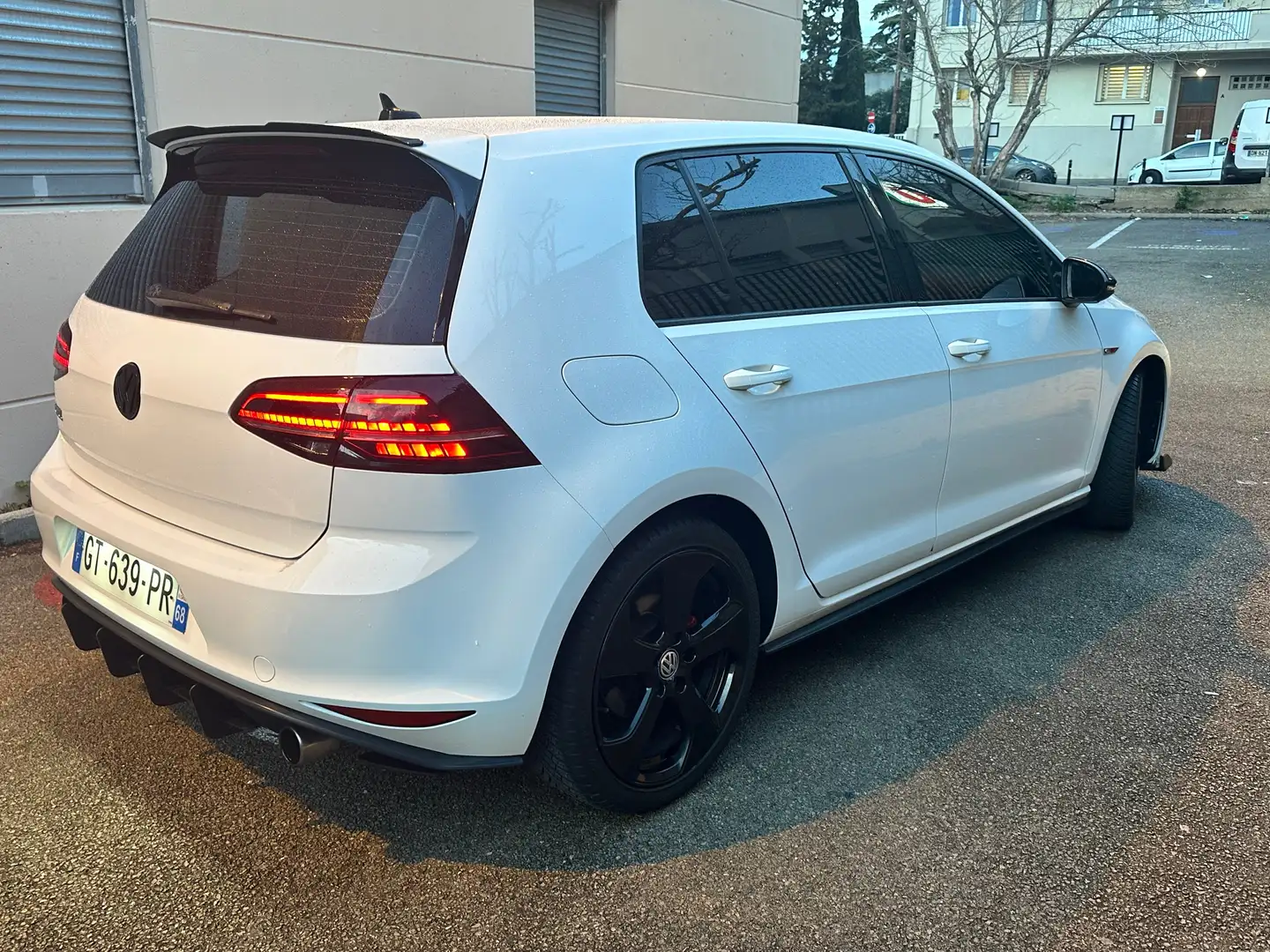 Volkswagen Golf GTI Golf 2.0 TSI 230 DSG6 GTI BLACK ÉDITIONS Blanc - 1