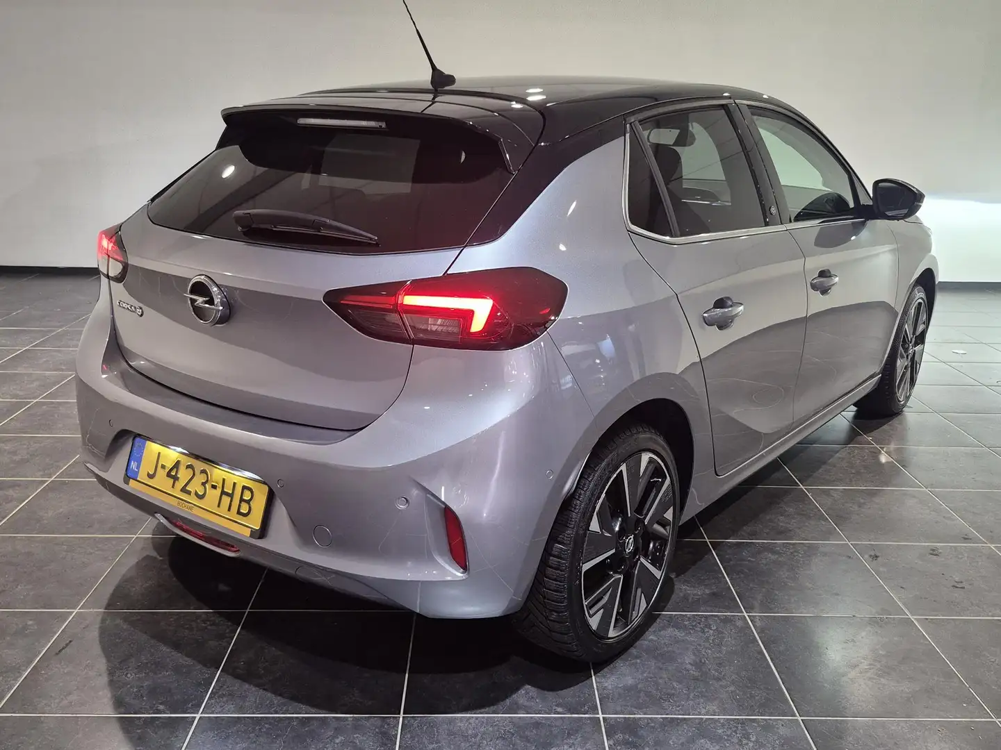 Opel Corsa-e Elegance 50 kWh Navigatie | Achteruit rij camera | Grijs - 2