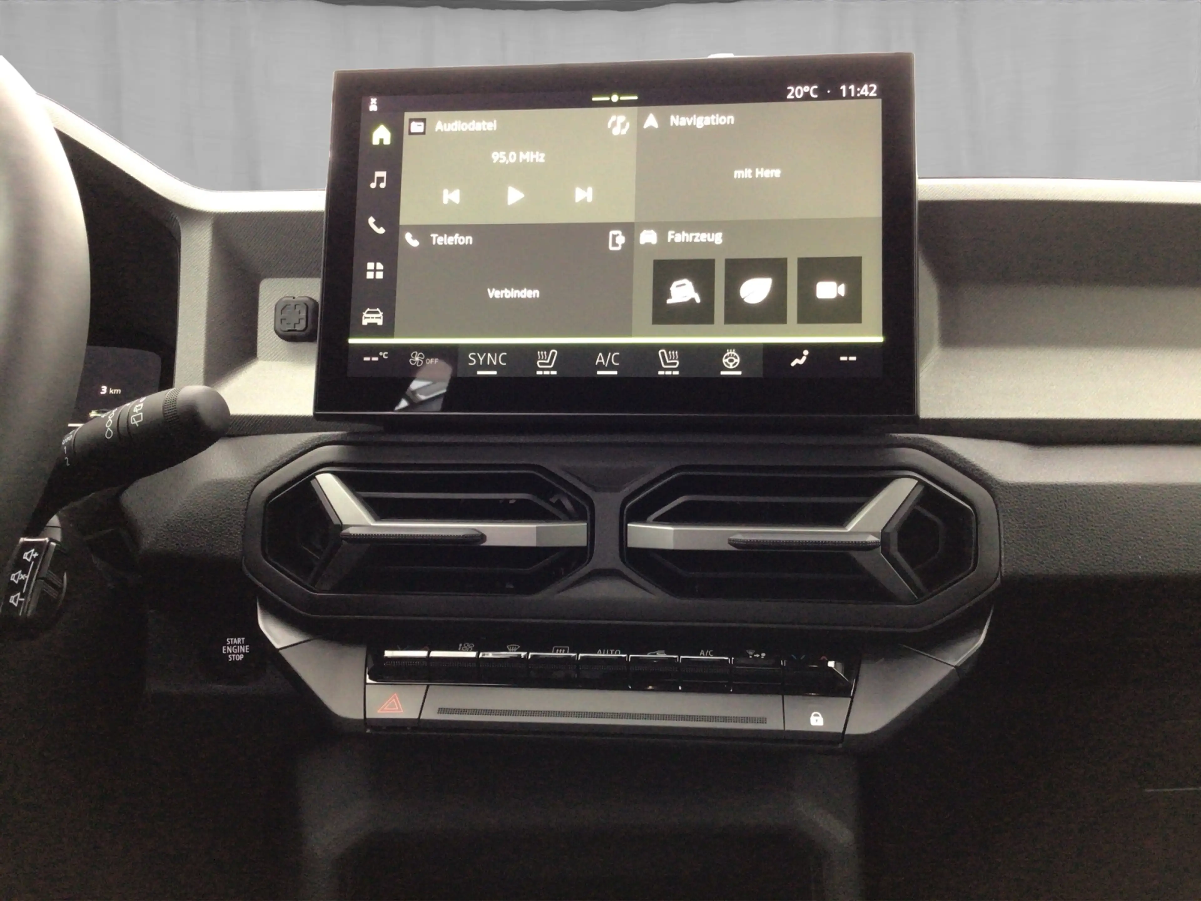 Dacia Bigster TCe 140 Journey — photo 14