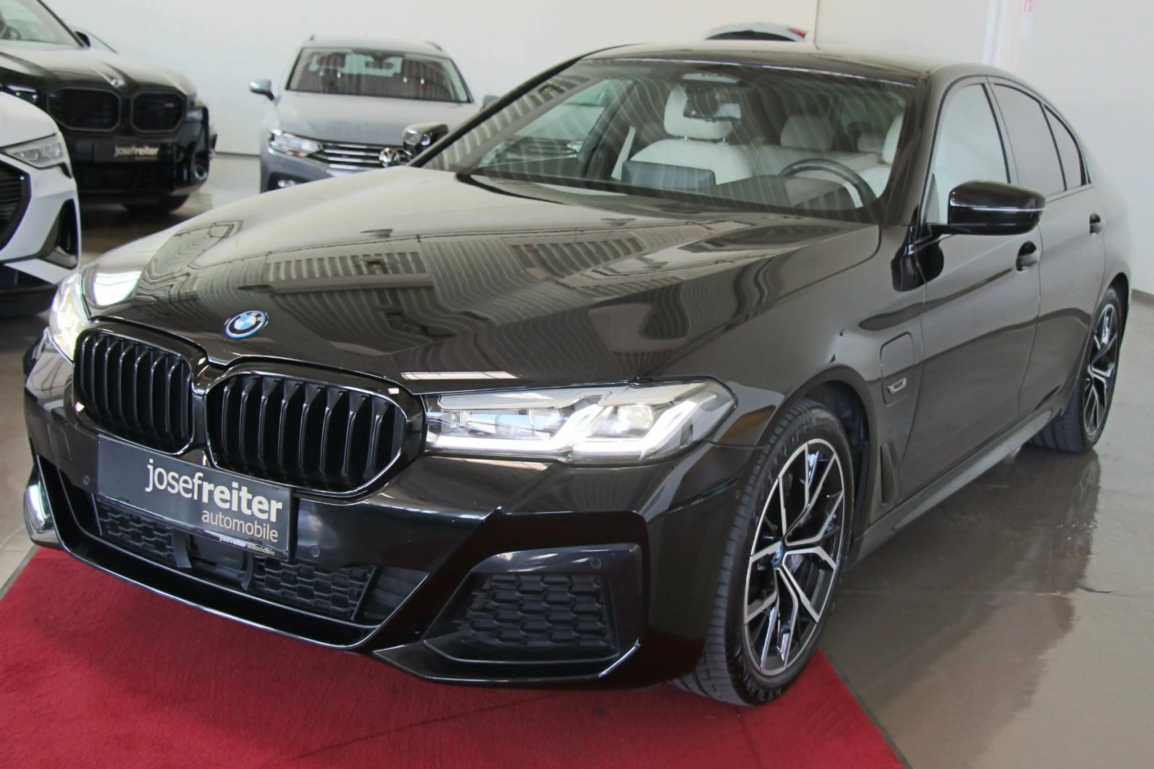 BMW 545 e xDrive 3.0 M SPORT/AHK/KAMERA — photo 3