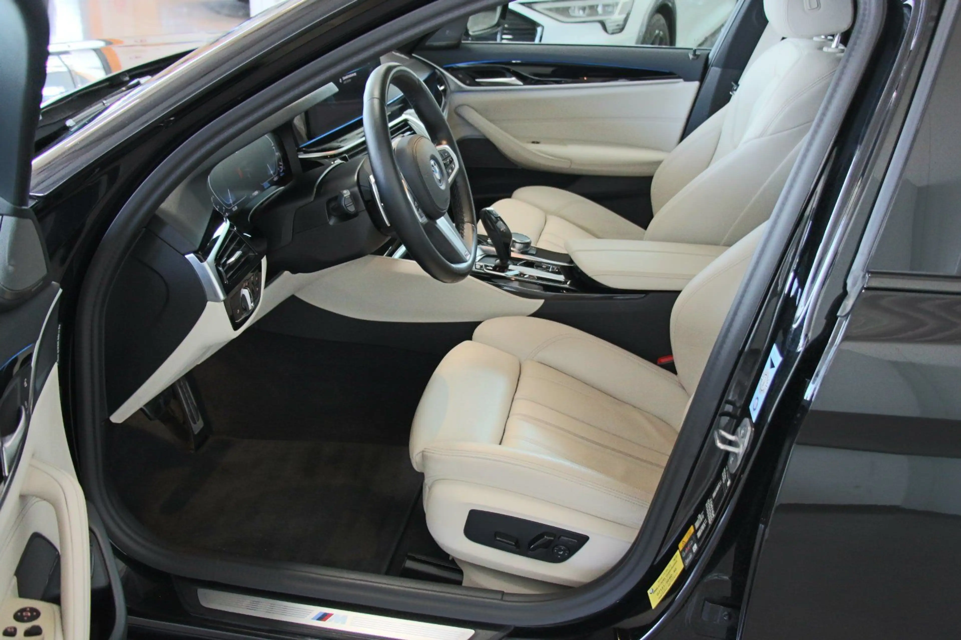 BMW 545 e xDrive 3.0 M SPORT/AHK/KAMERA — photo 13