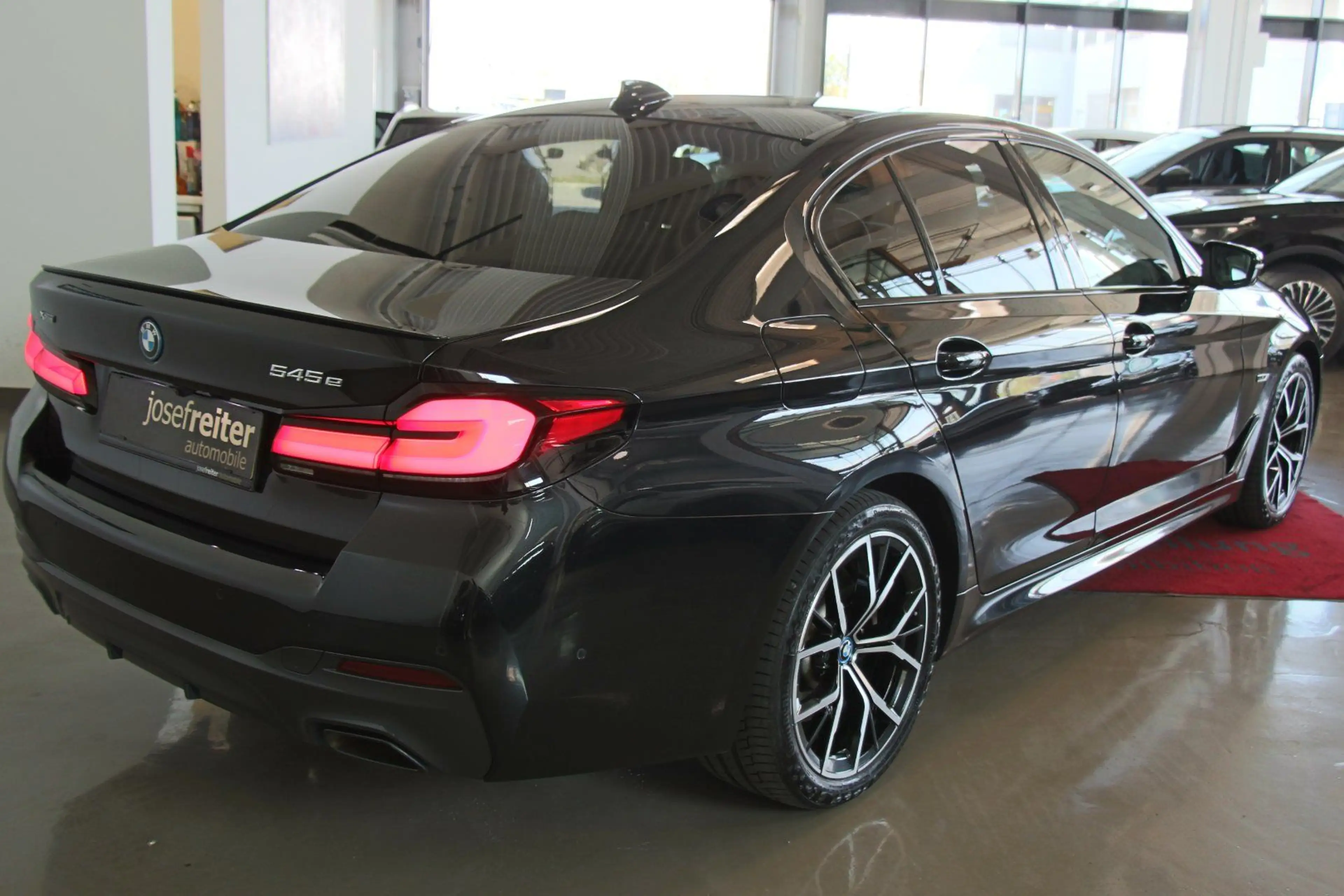 BMW 545 e xDrive 3.0 M SPORT/AHK/KAMERA — photo 10