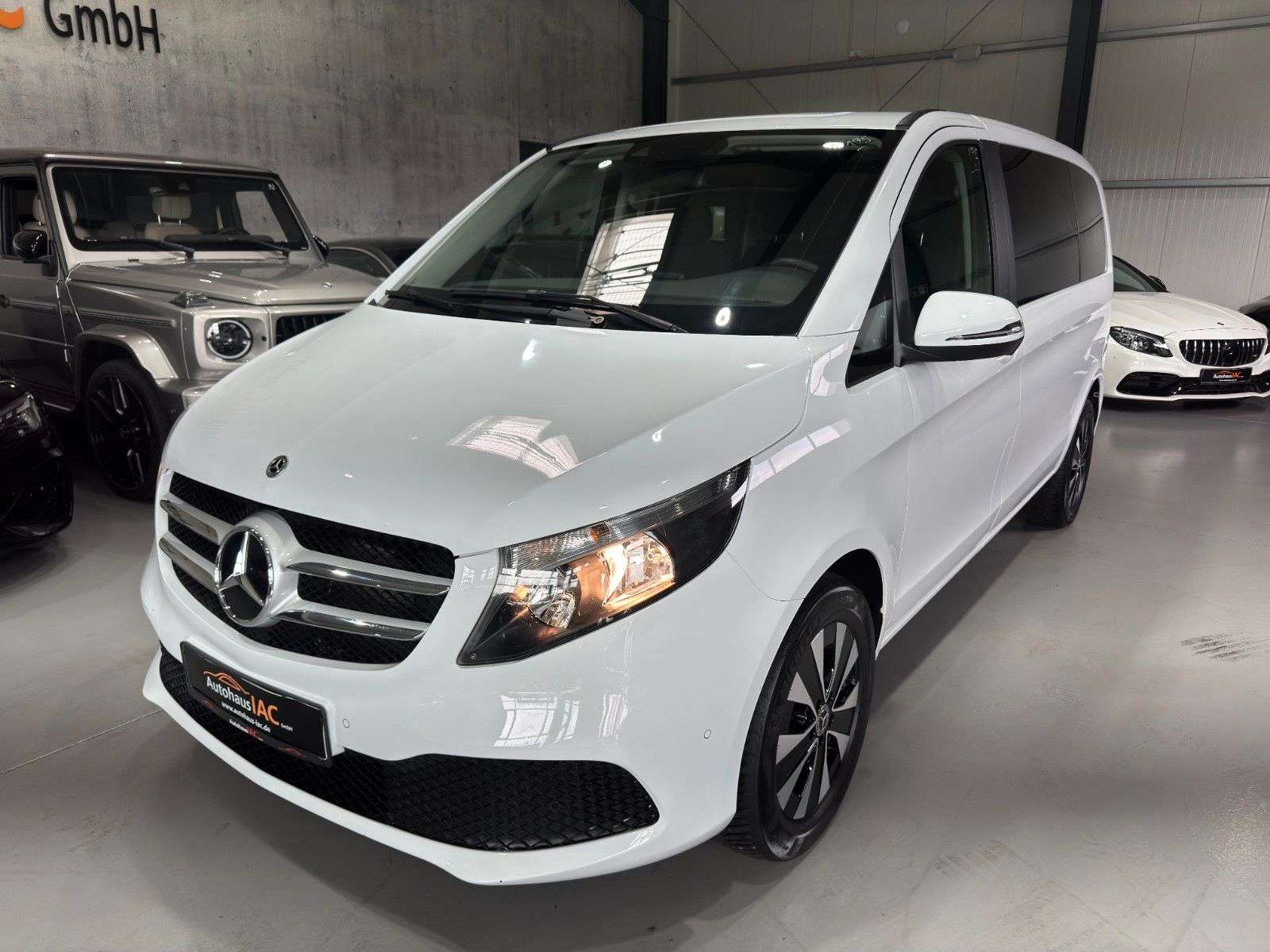Mercedes-Benz V 220