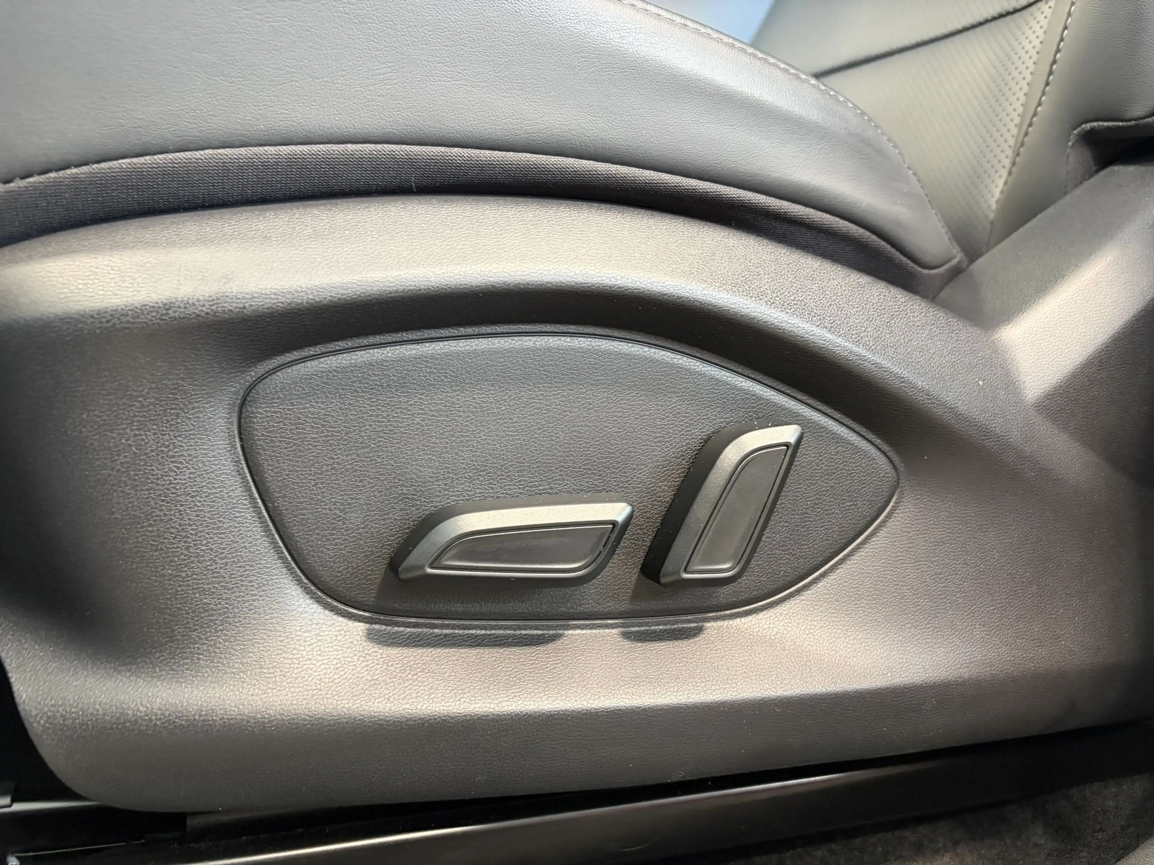 MG ZS Luxury / Keyless / Leder / 360° Camera / Adaptive Cruise Control / Zetel & Stuurwielverwarming / — photo 15