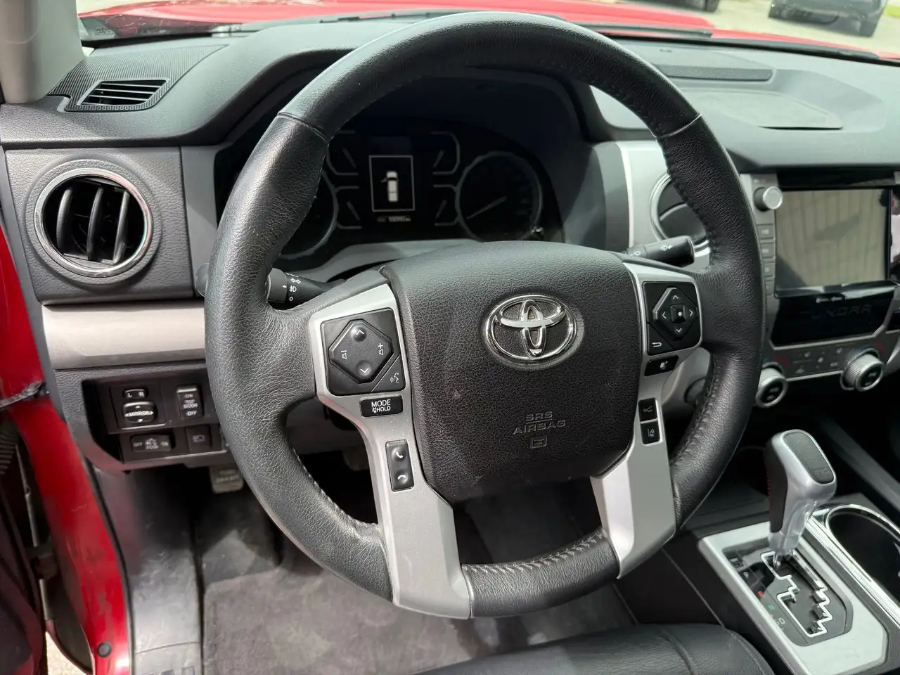 Toyota Tundra снимка Toyota Tundra