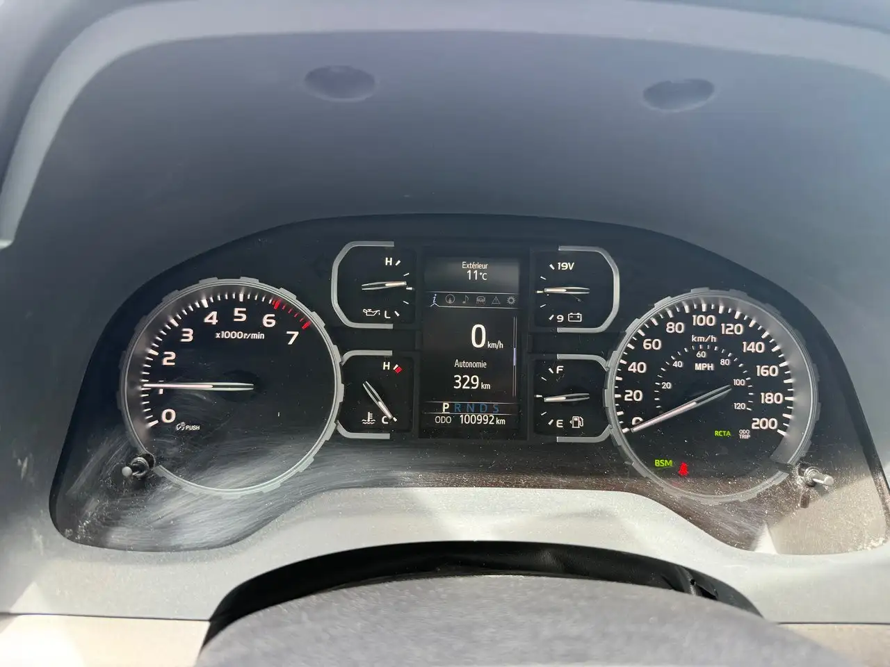 Toyota Tundra снимка Toyota Tundra