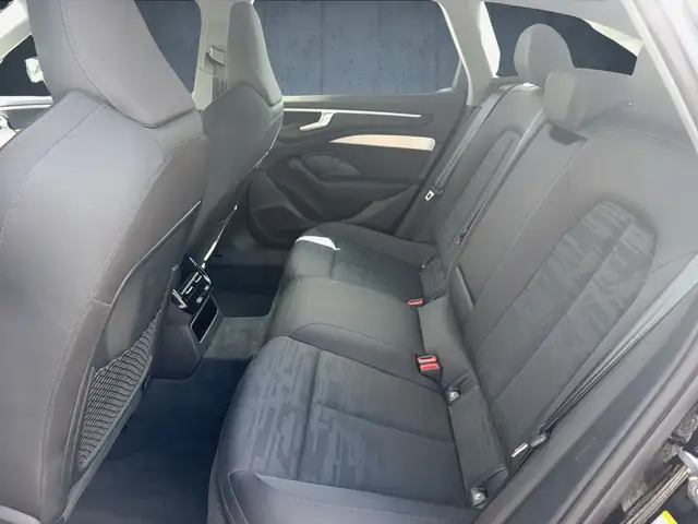Audi A6 view 13